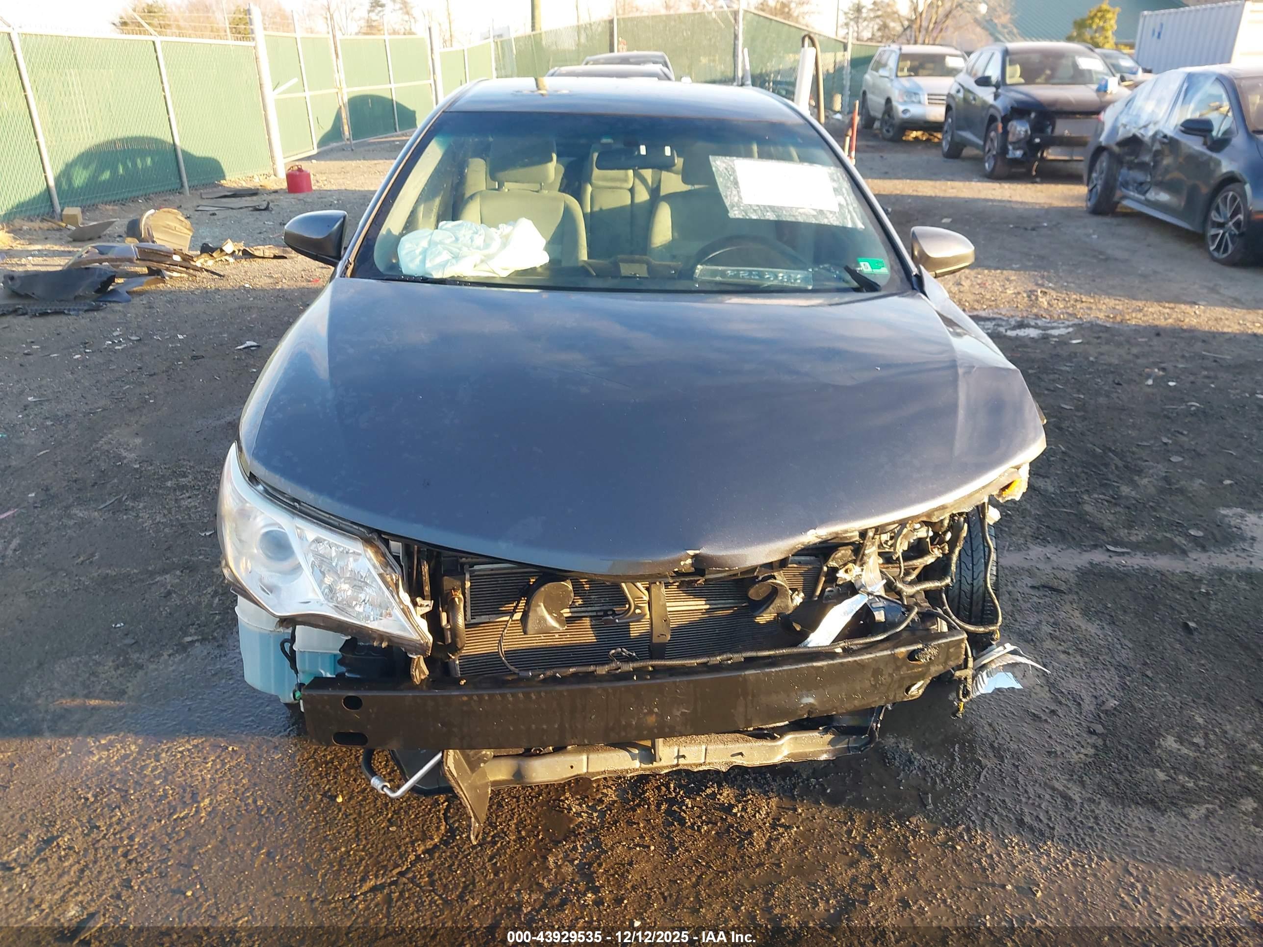 TOYOTA CAMRY image 6