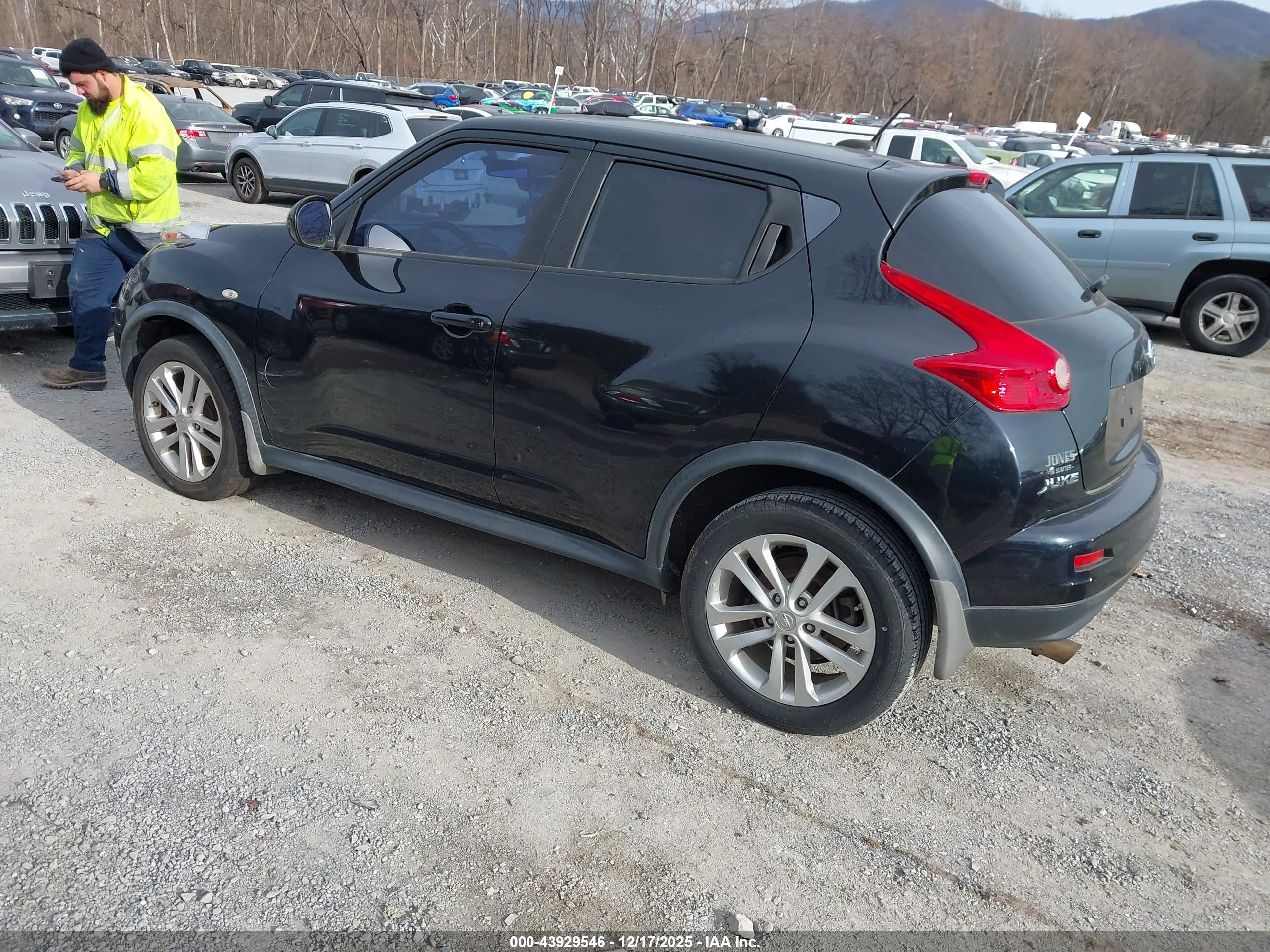 NISSAN JUKE image 3