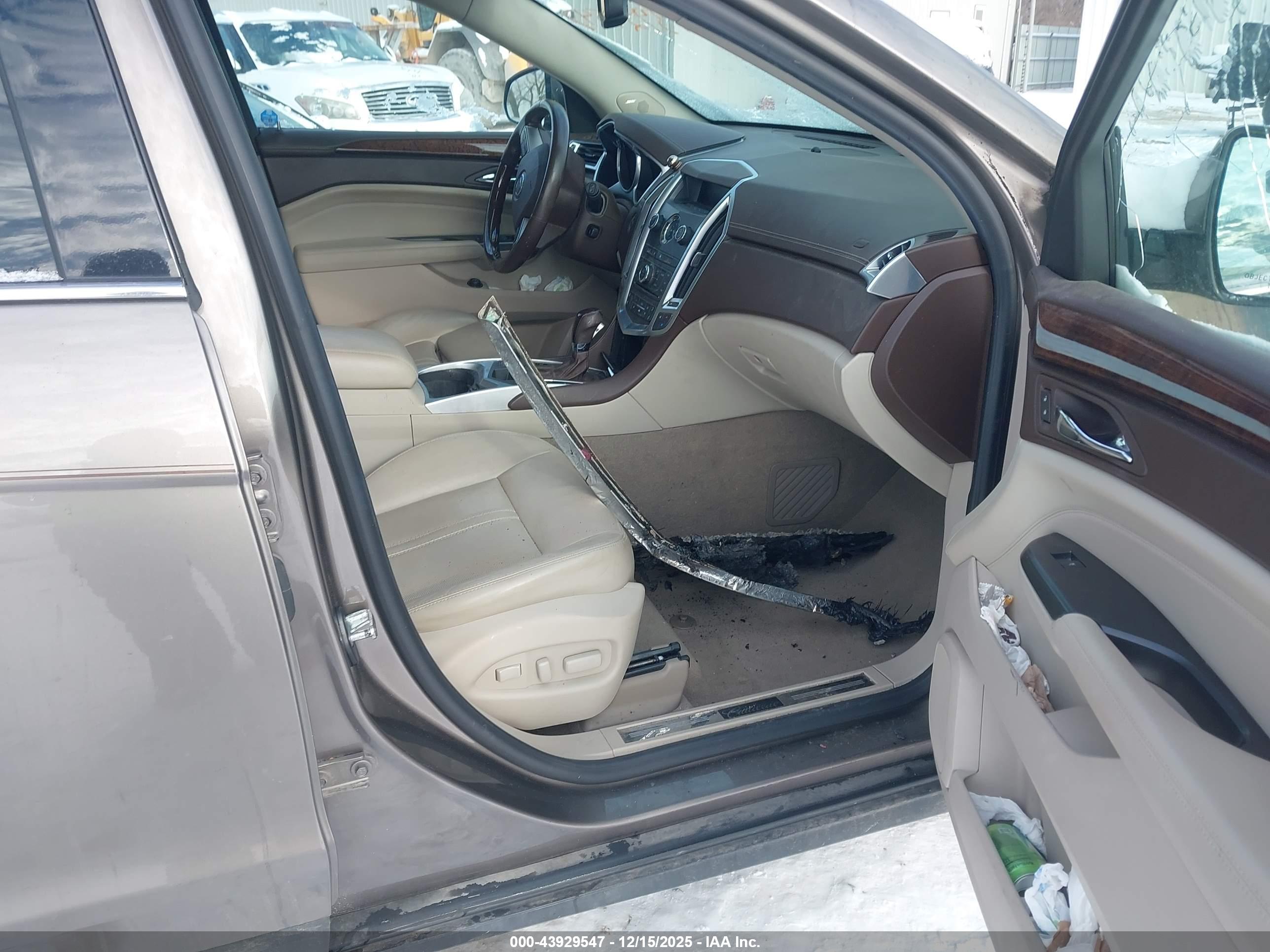 CADILLAC SRX image 5
