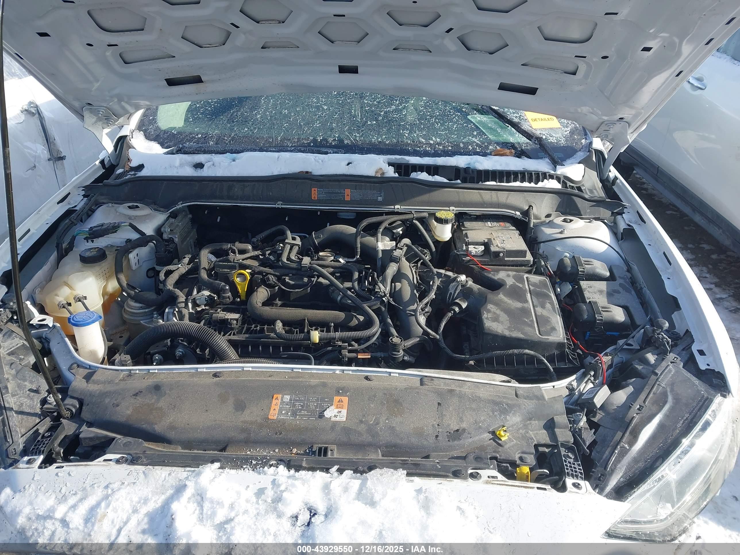 FORD FUSION image 10