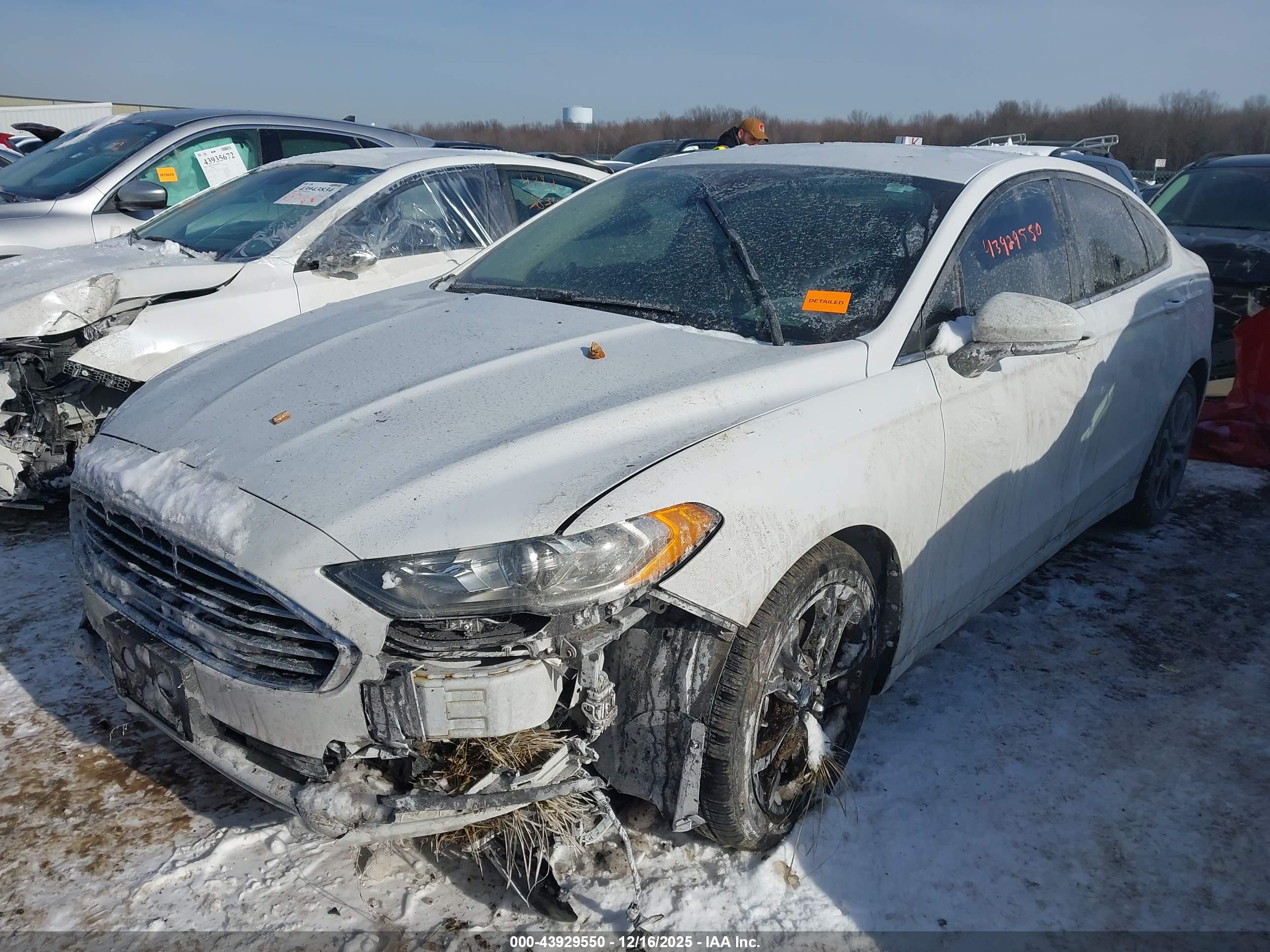 FORD FUSION image 2