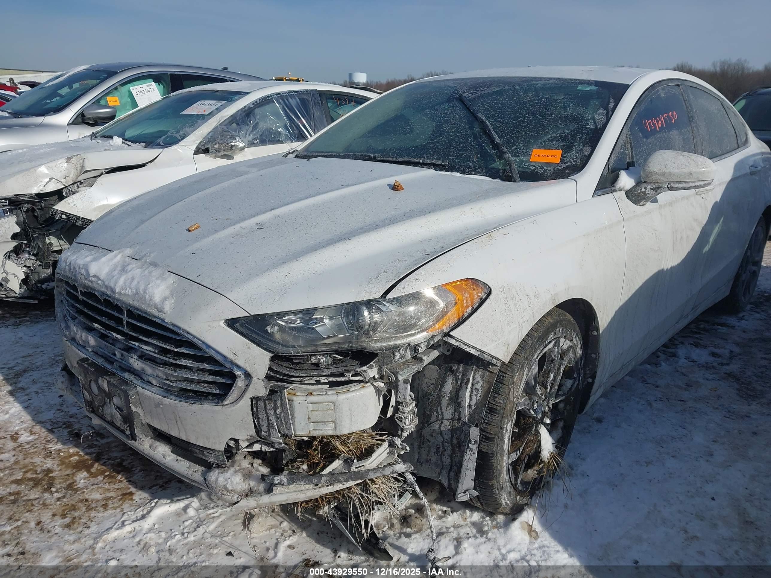 FORD FUSION image 6