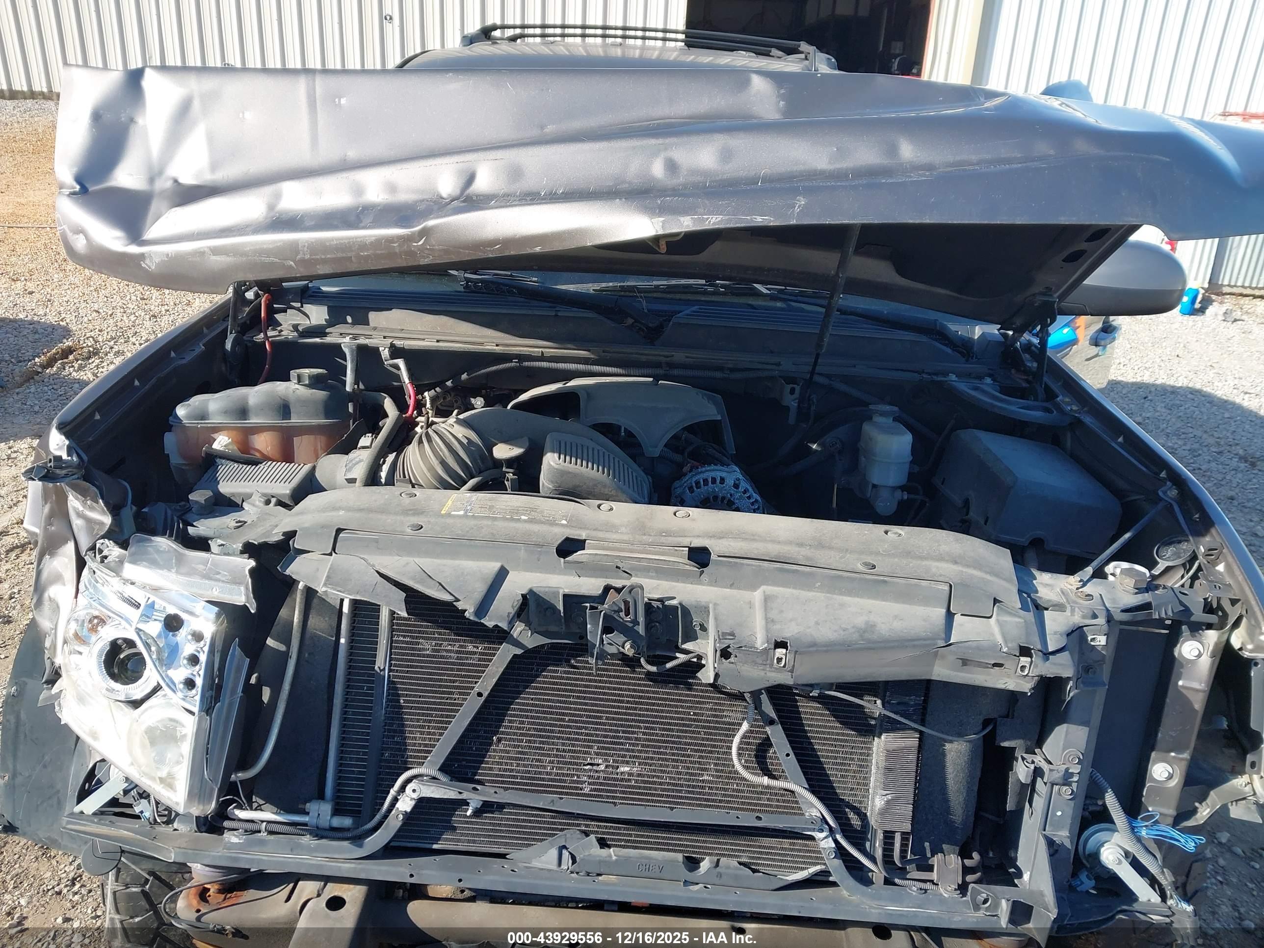 CHEVROLET TAHOE image 10
