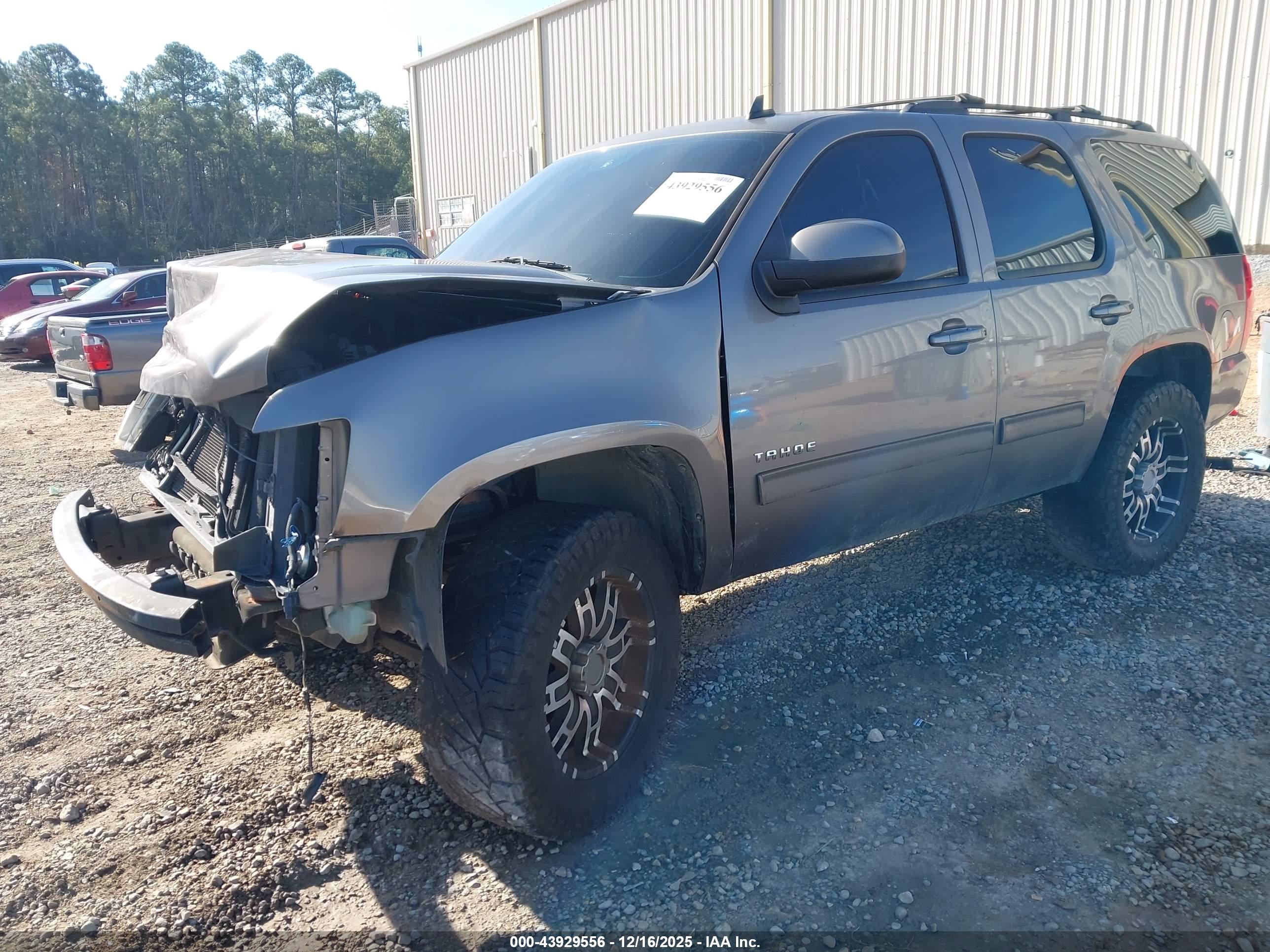 CHEVROLET TAHOE image 2