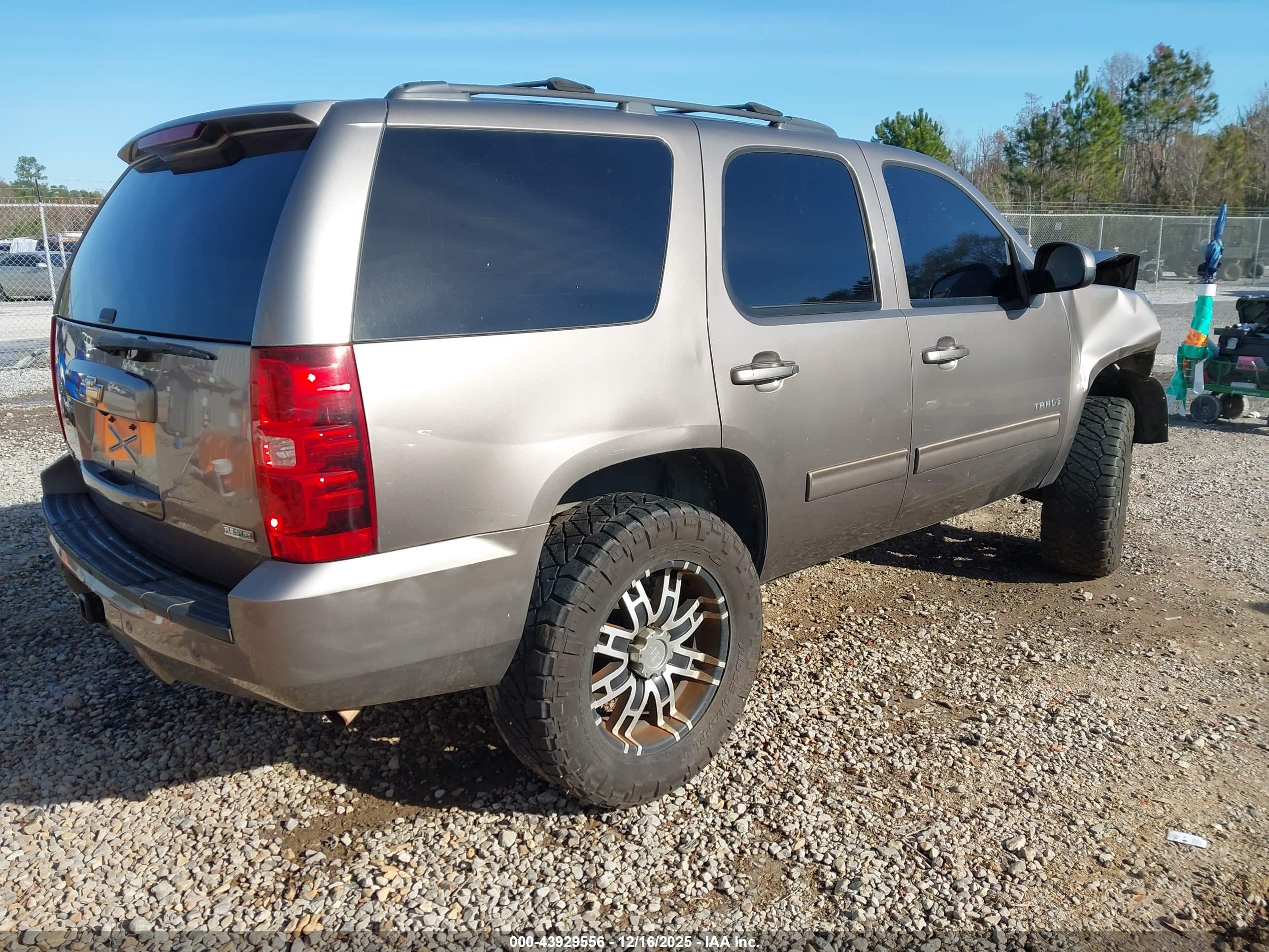 CHEVROLET TAHOE image 4