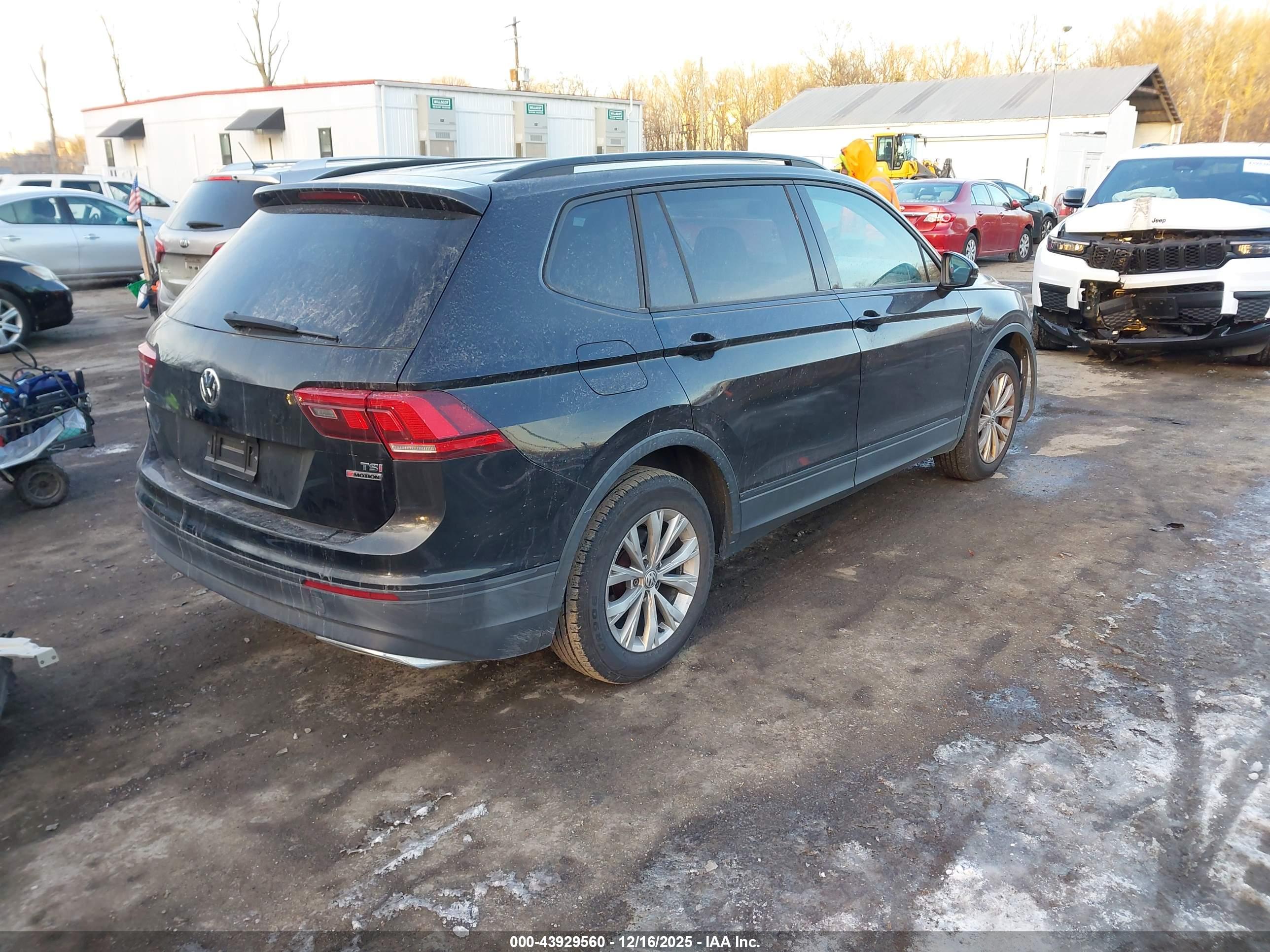 VOLKSWAGEN TIGUAN image 4