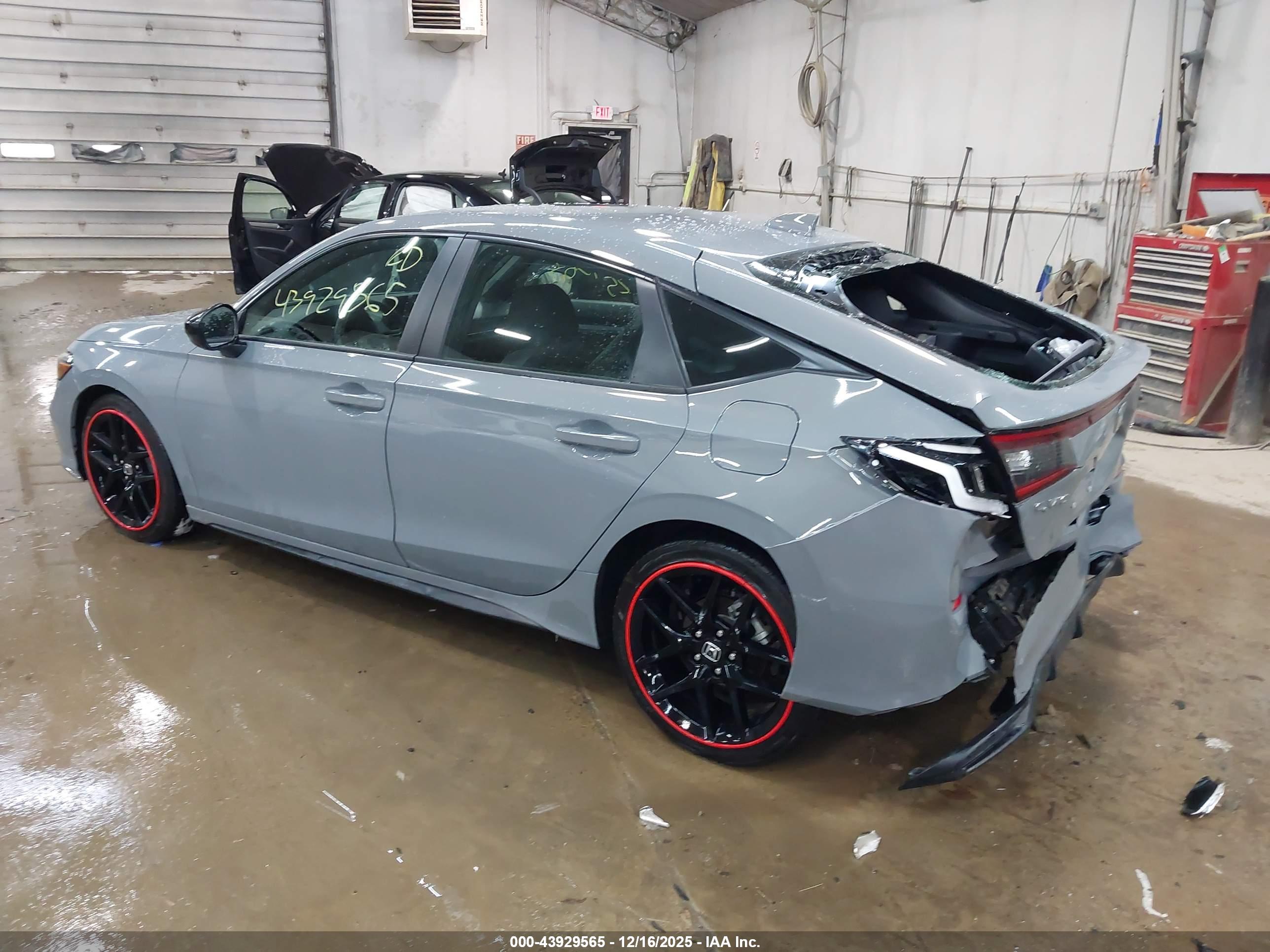 HONDA CIVIC image 3
