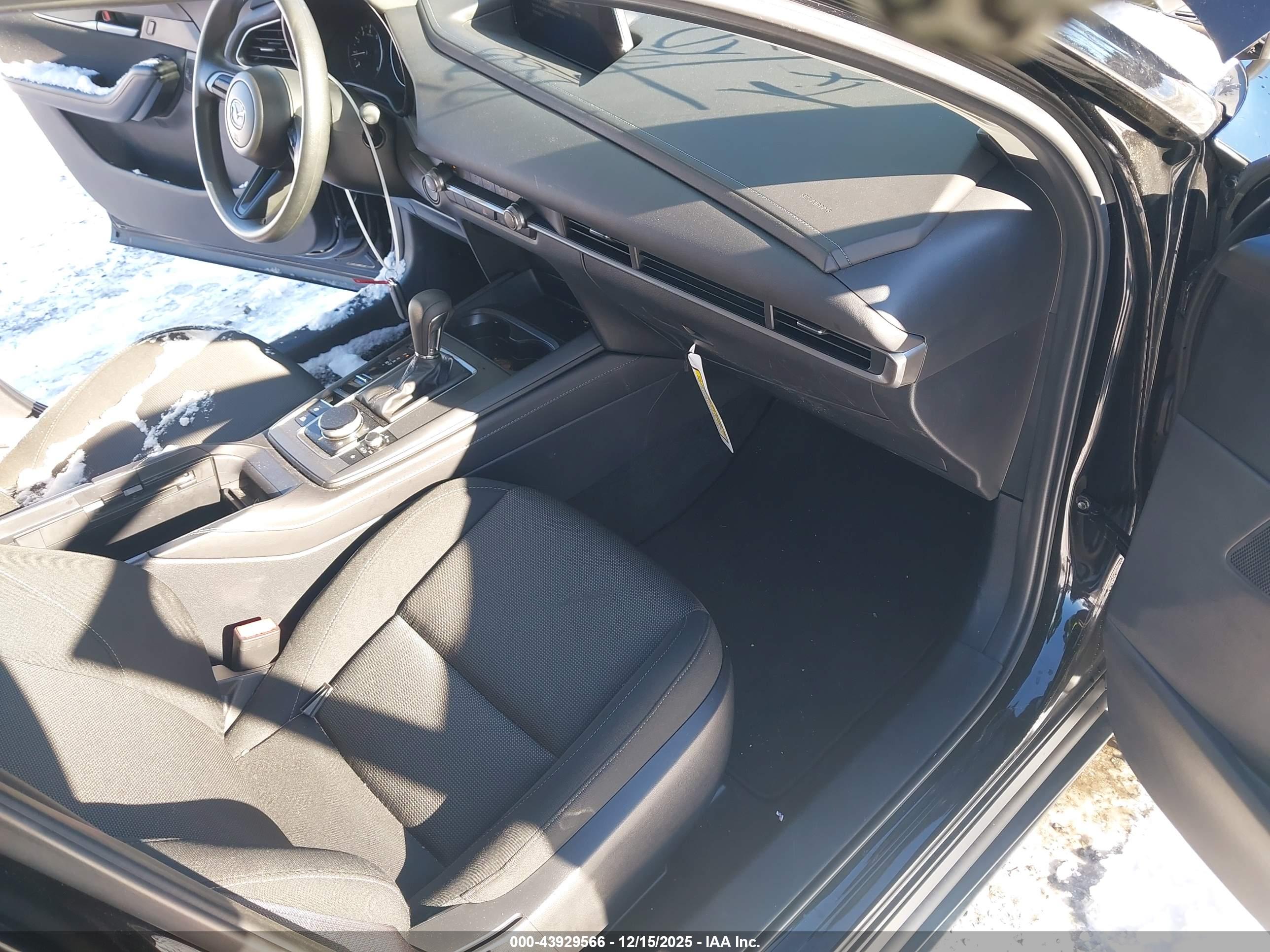 MAZDA CX-30 image 5