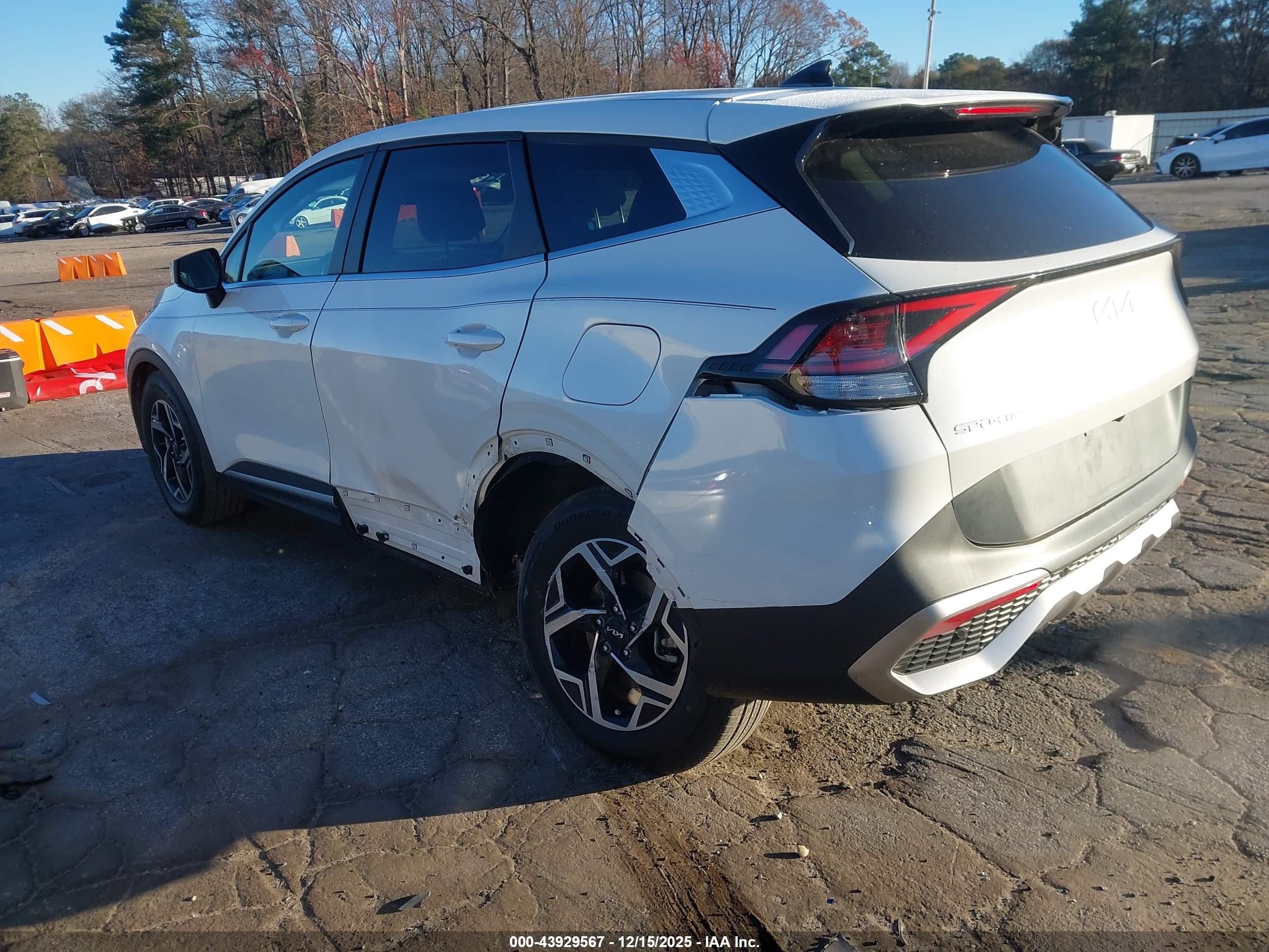 KIA SPORTAGE image 3