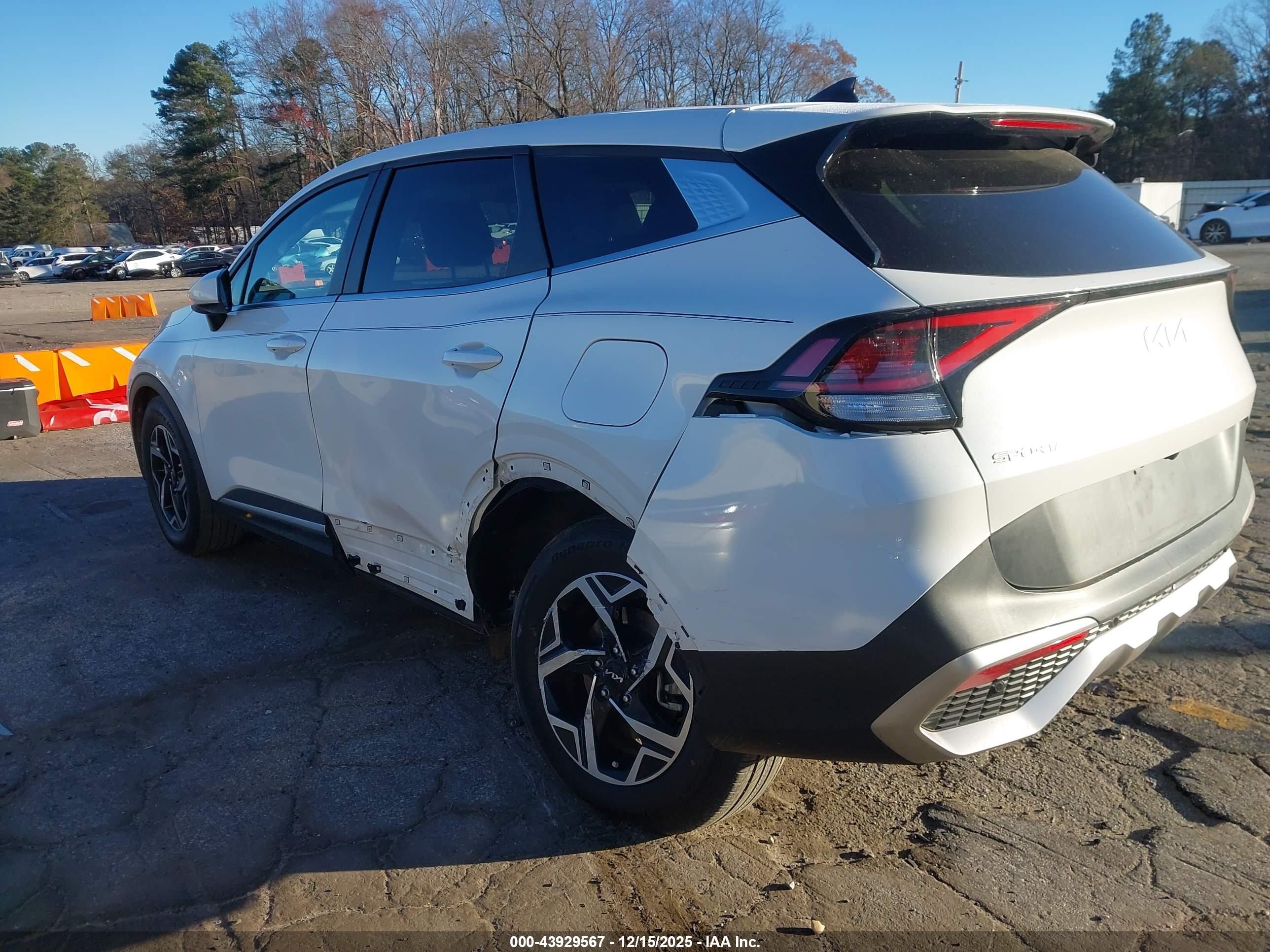 KIA SPORTAGE image 6