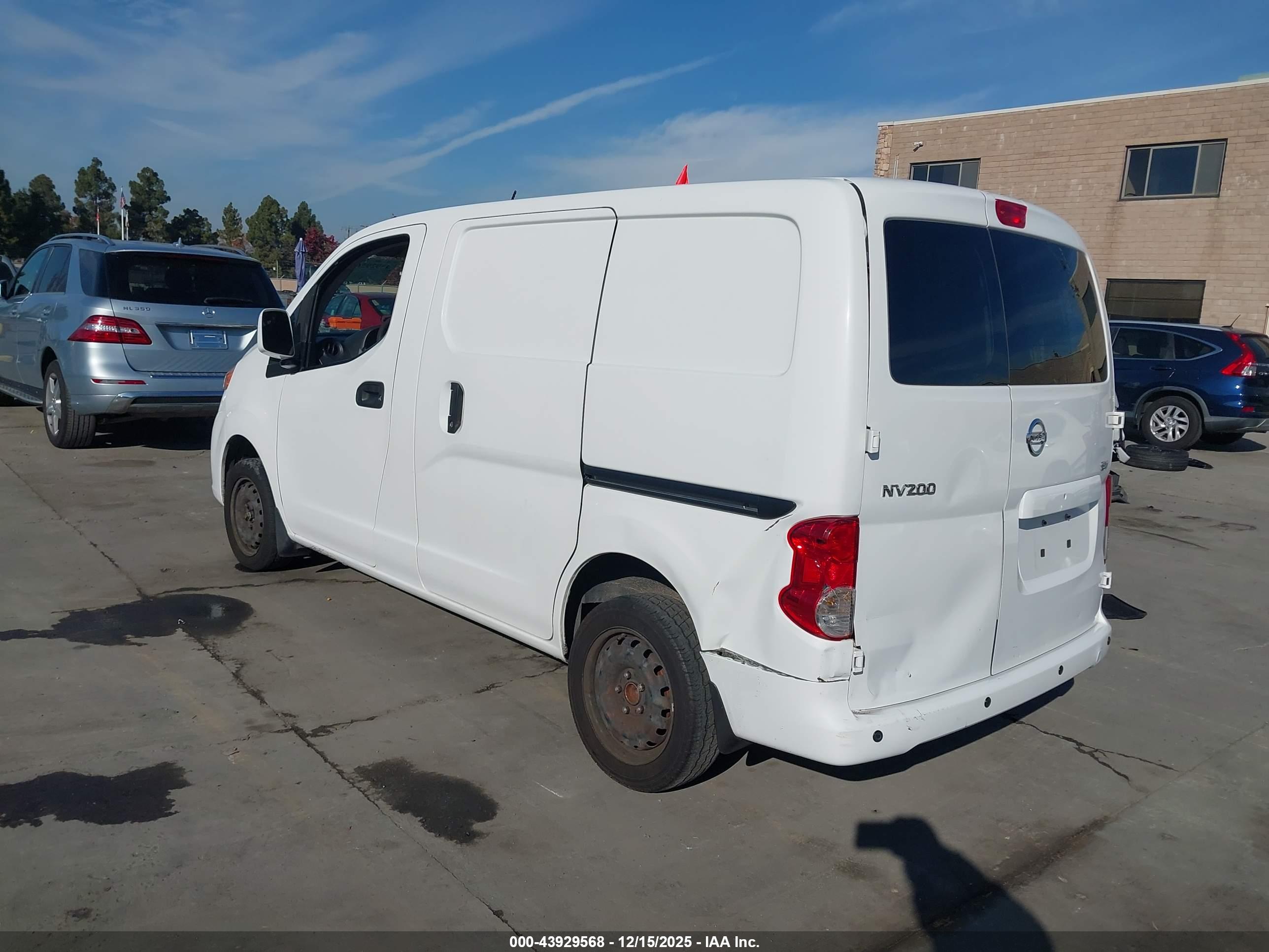 NISSAN NV200 image 3