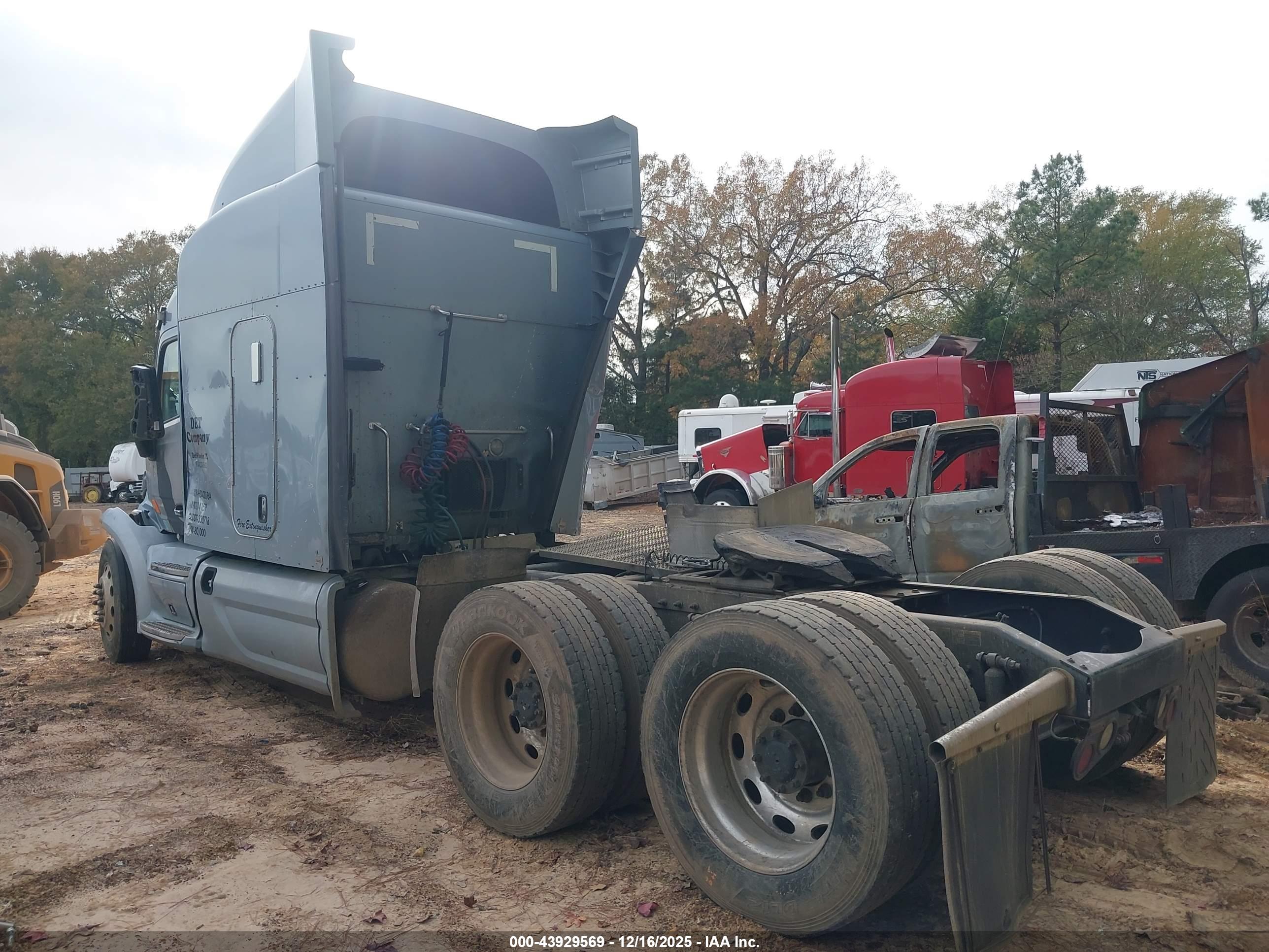 PETERBILT 579 image 3