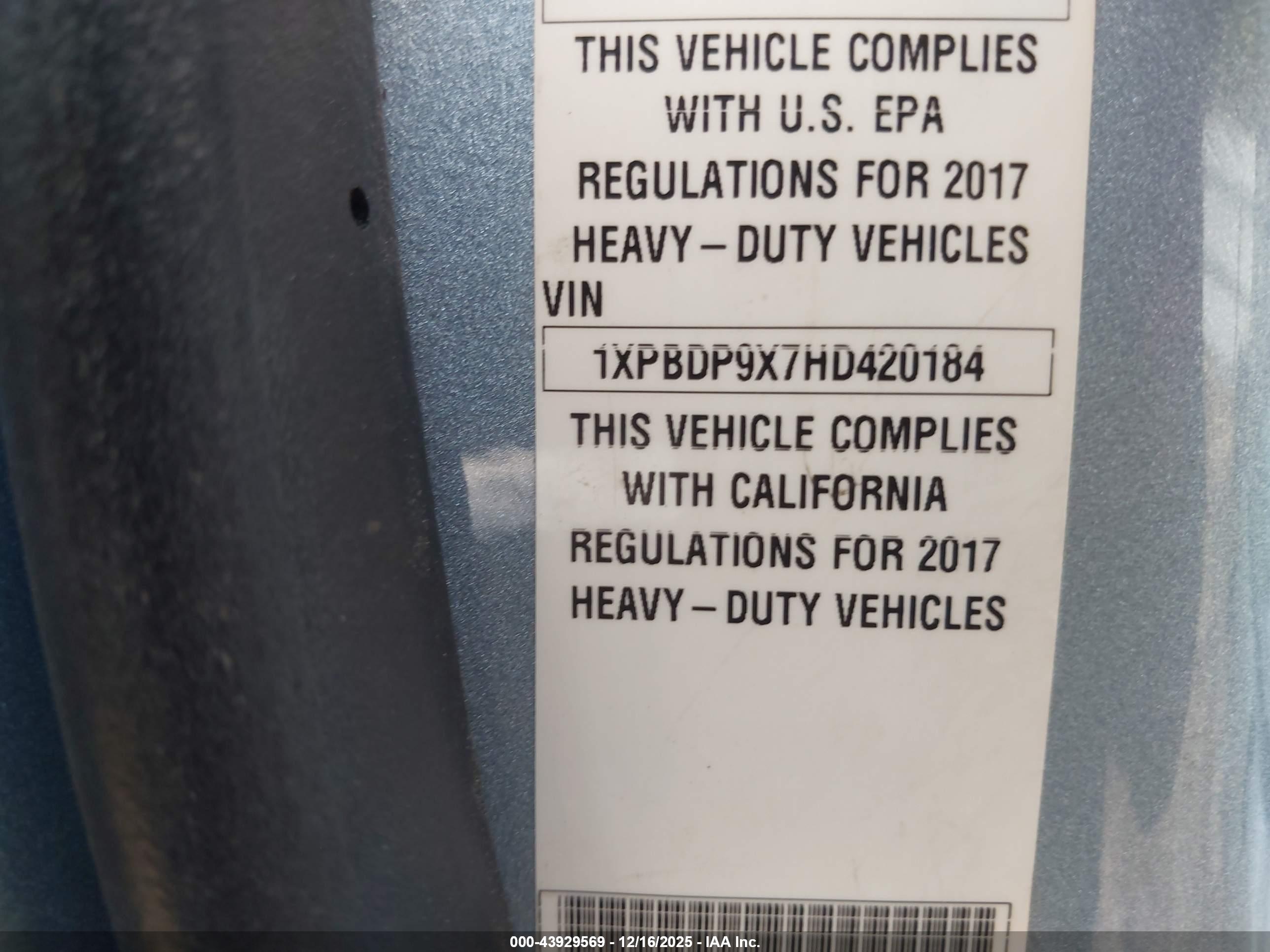 PETERBILT 579 image 9