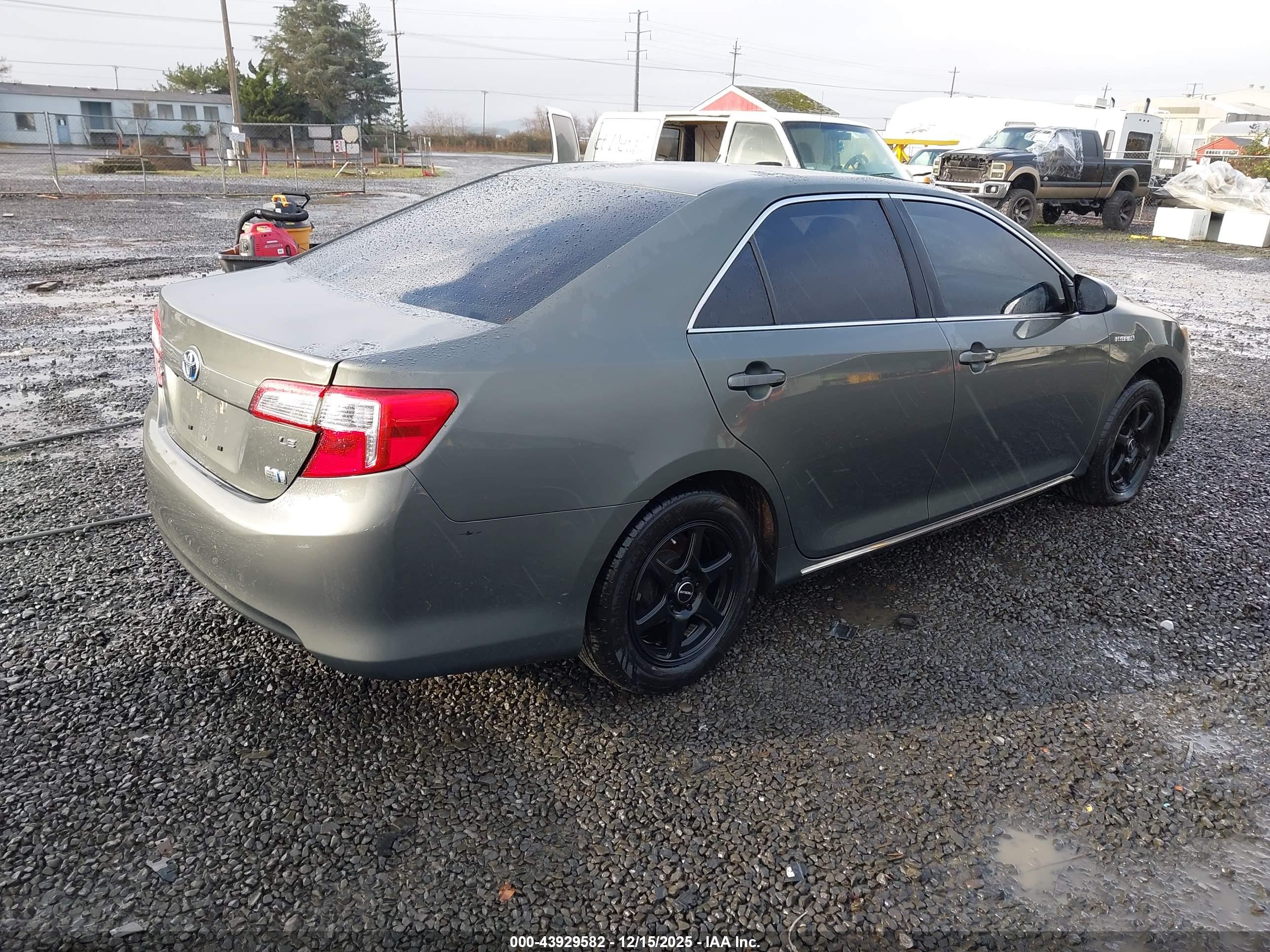 TOYOTA CAMRY image 4