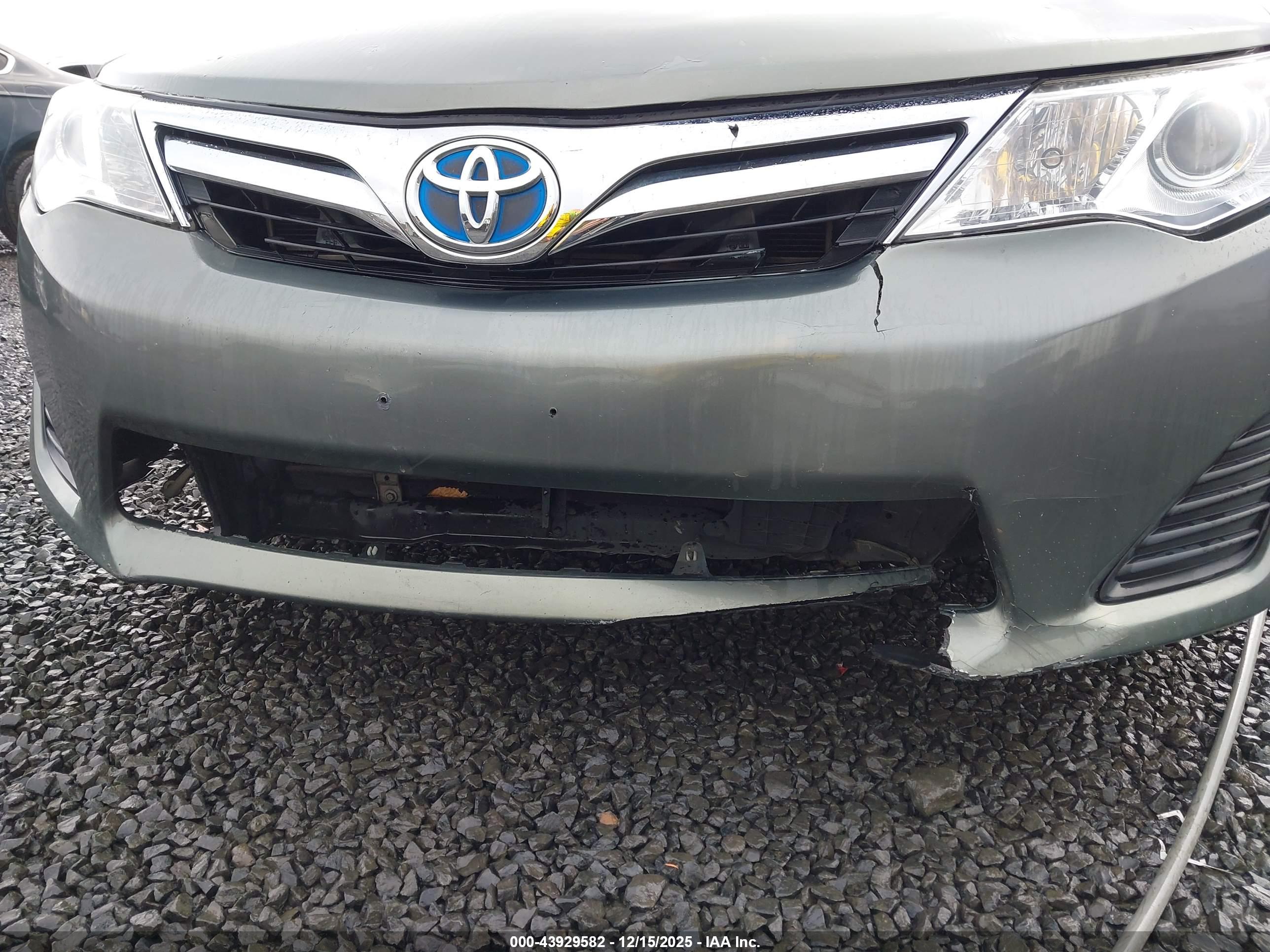 TOYOTA CAMRY image 6