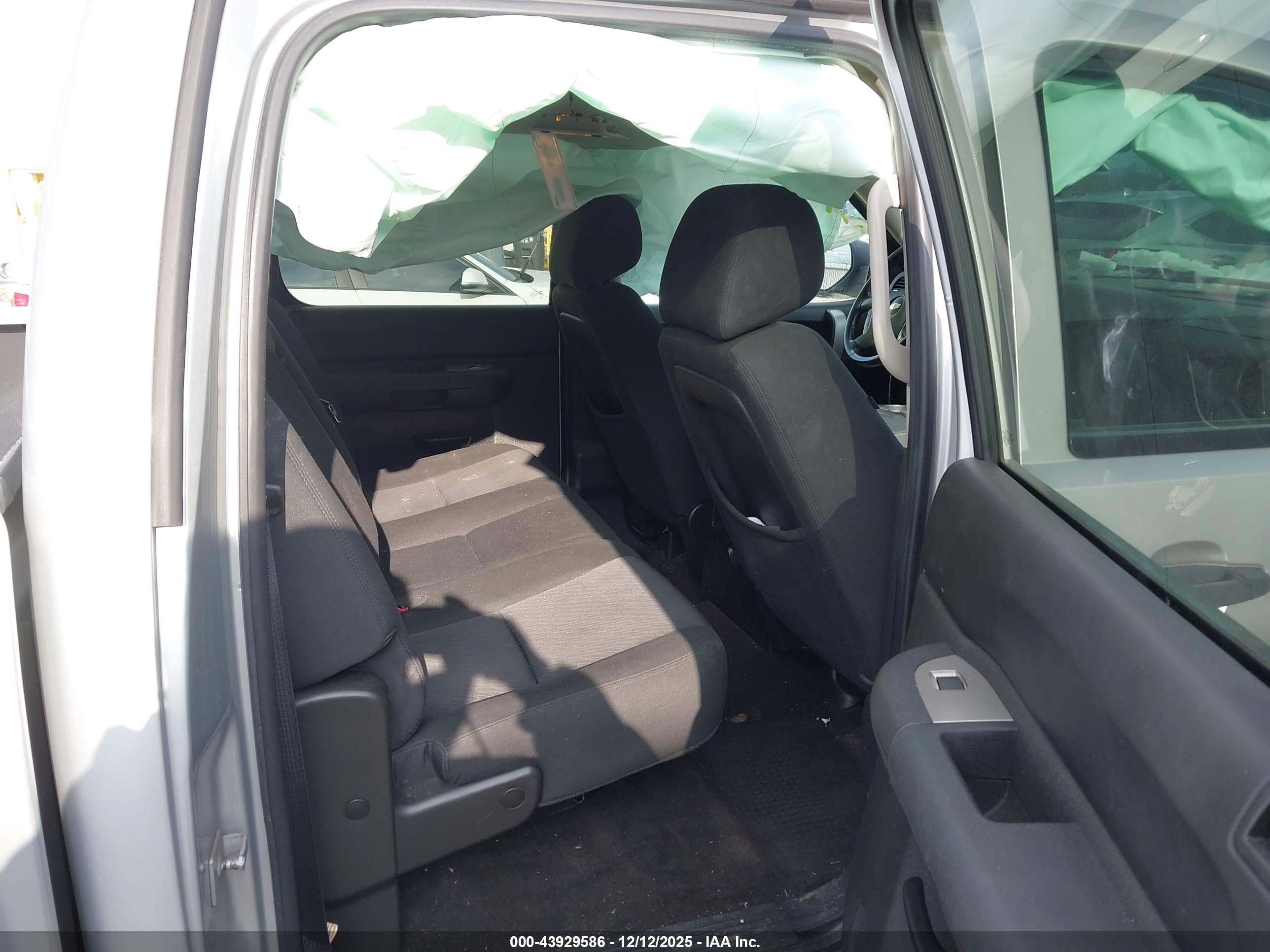 CHEVROLET SILVERADO image 8