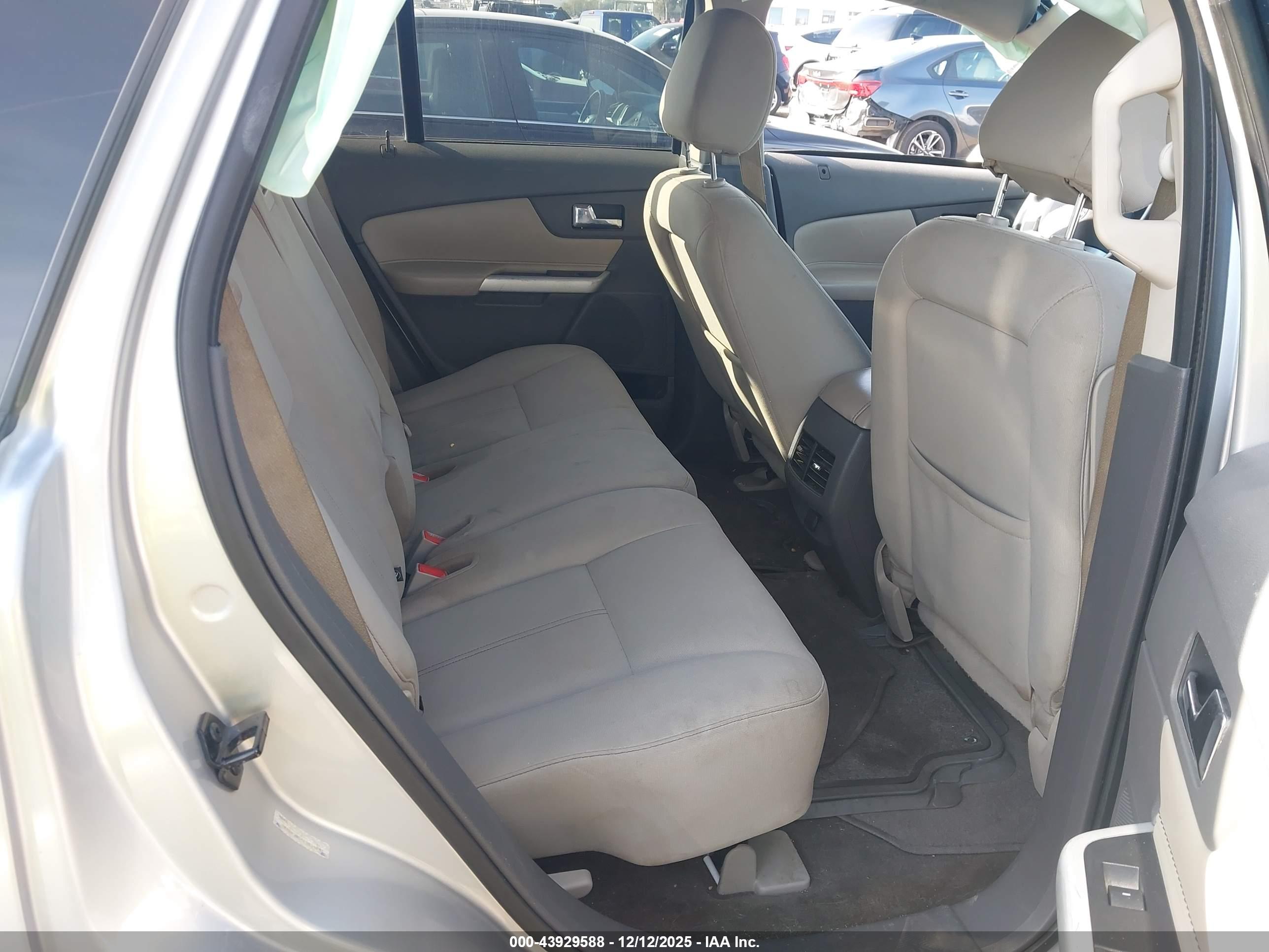 FORD EDGE image 8