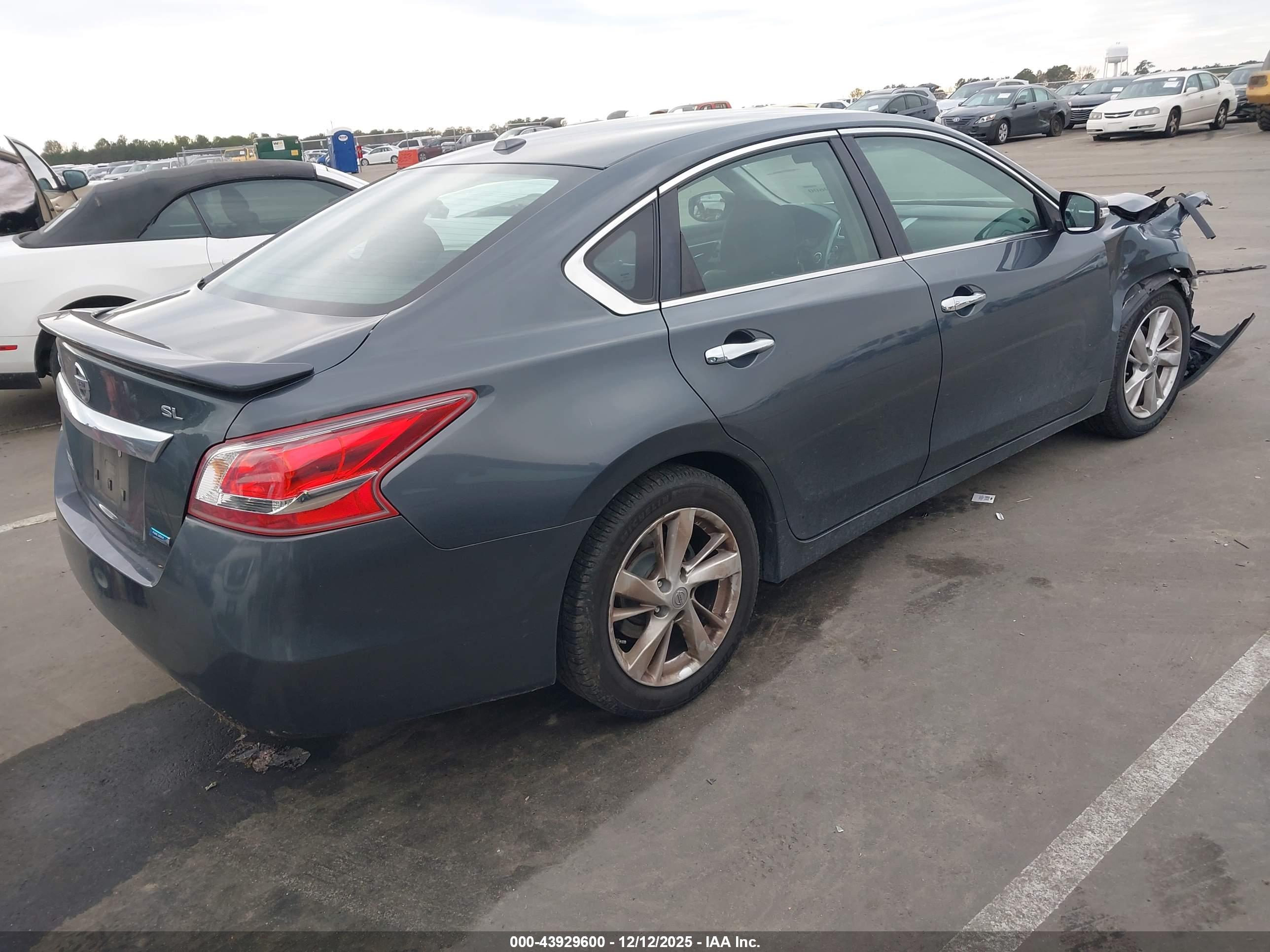 NISSAN ALTIMA image 4