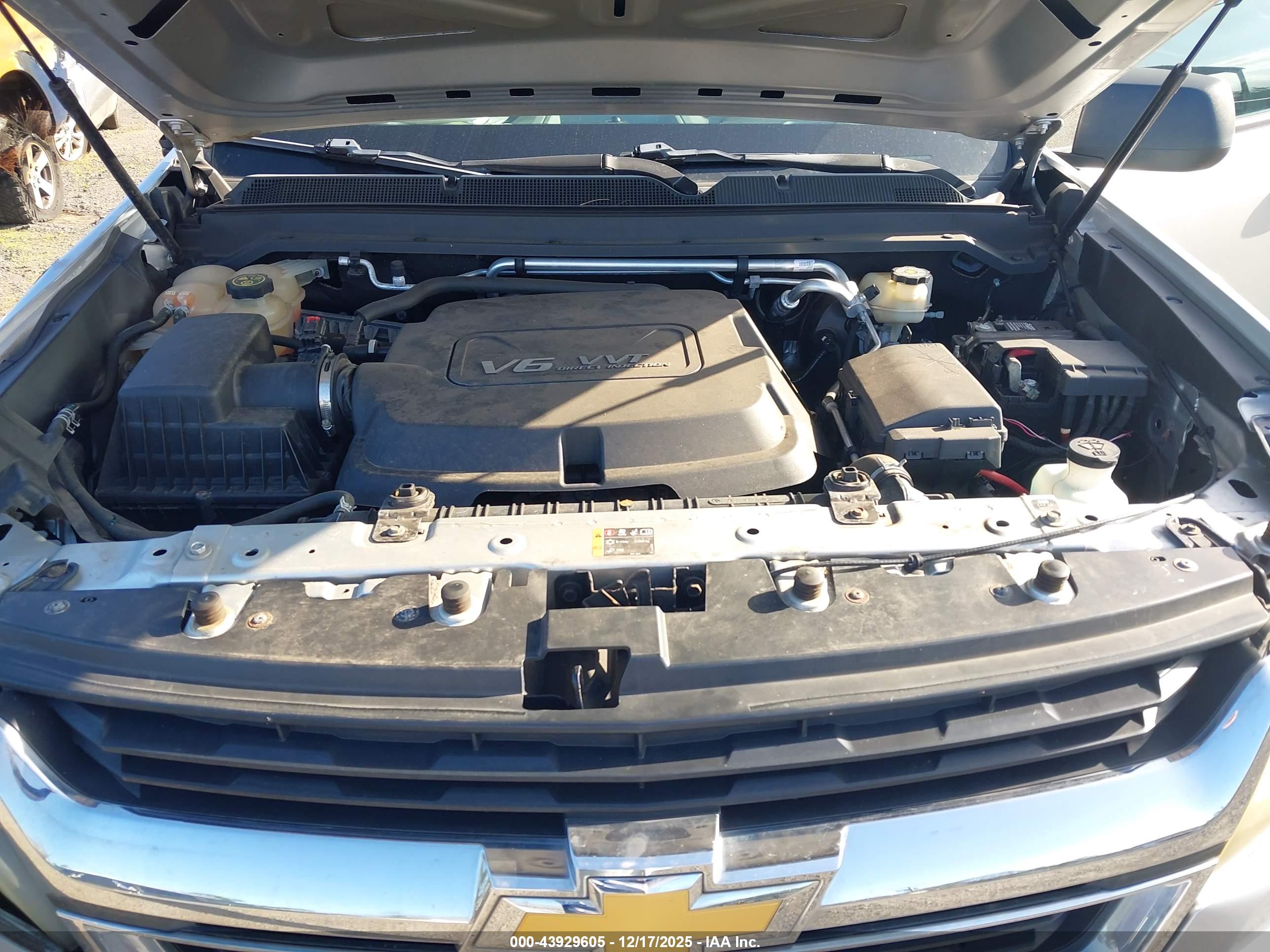 CHEVROLET COLORADO image 10