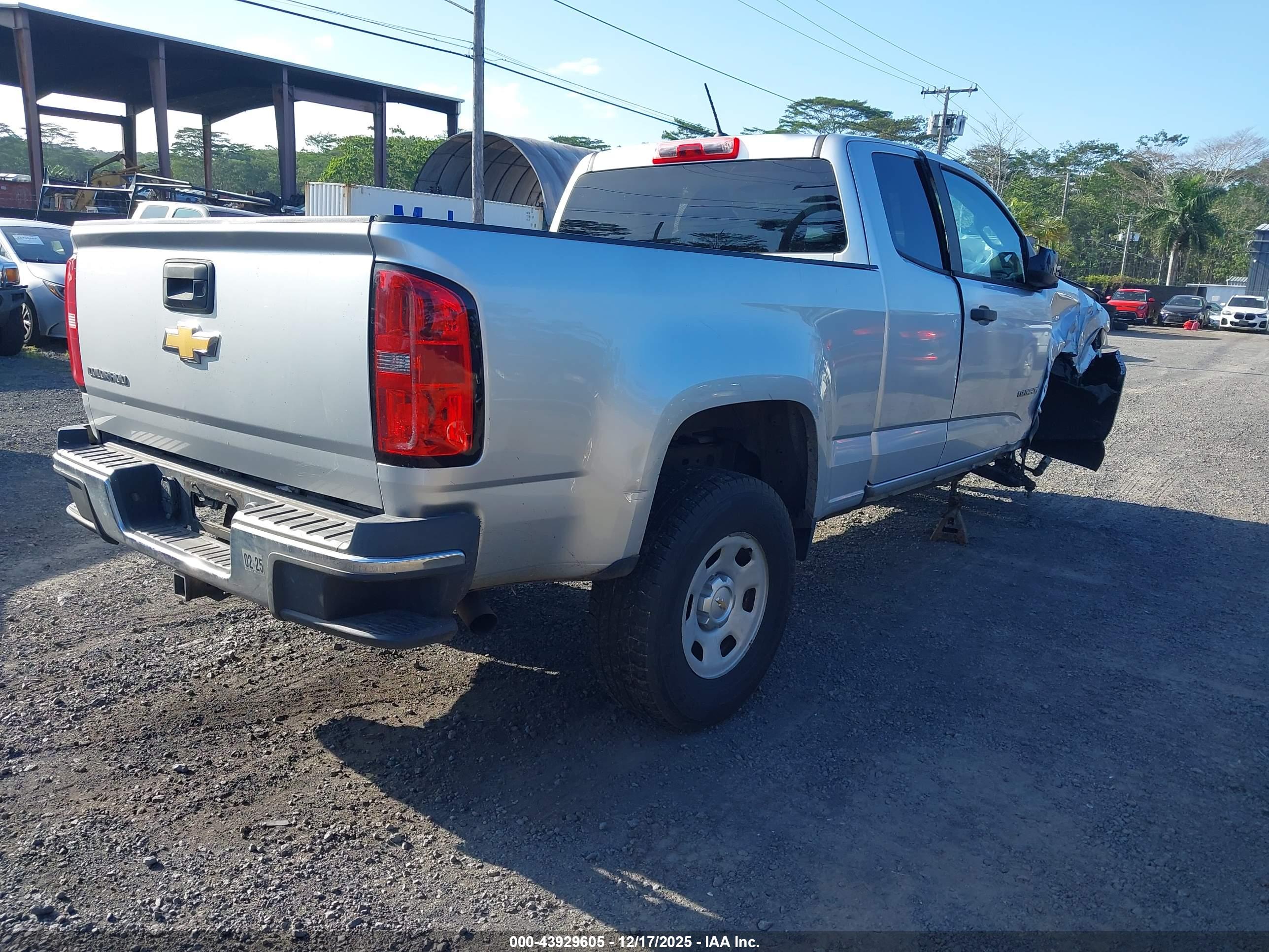 CHEVROLET COLORADO image 4