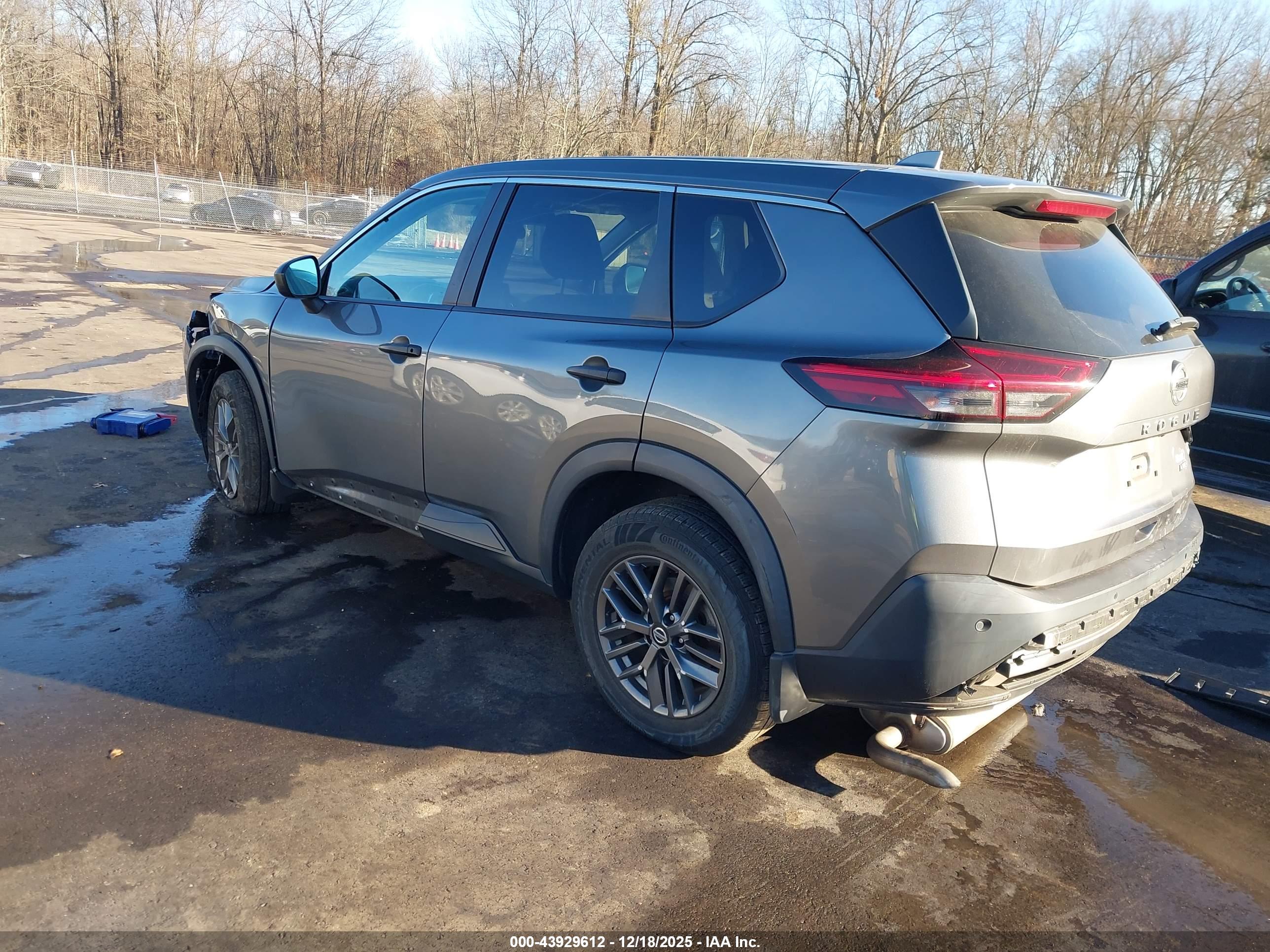 NISSAN ROGUE image 3