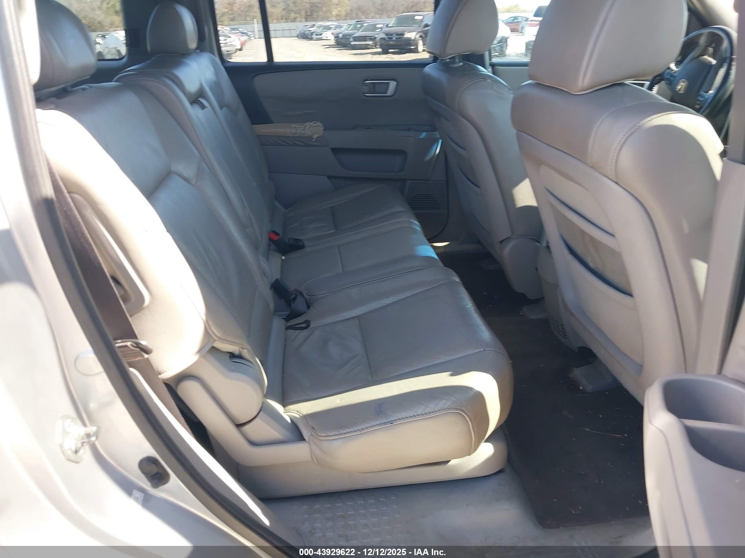 HONDA PILOT image 8