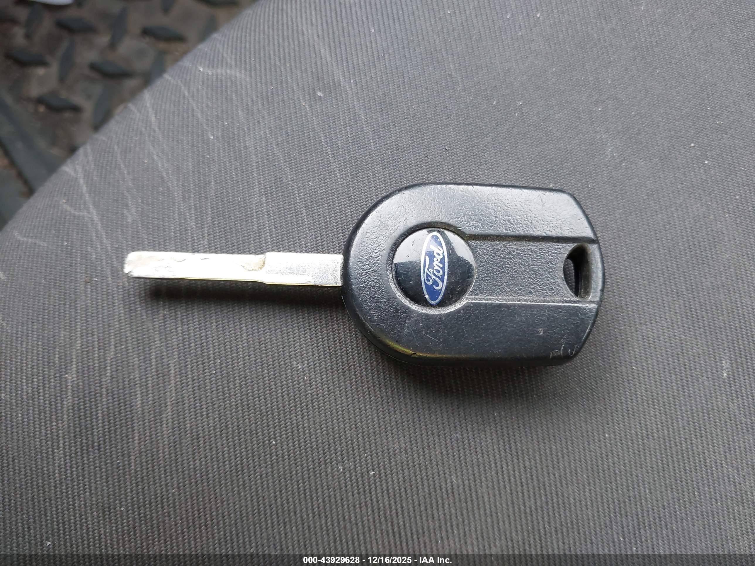 FORD FIESTA image 11