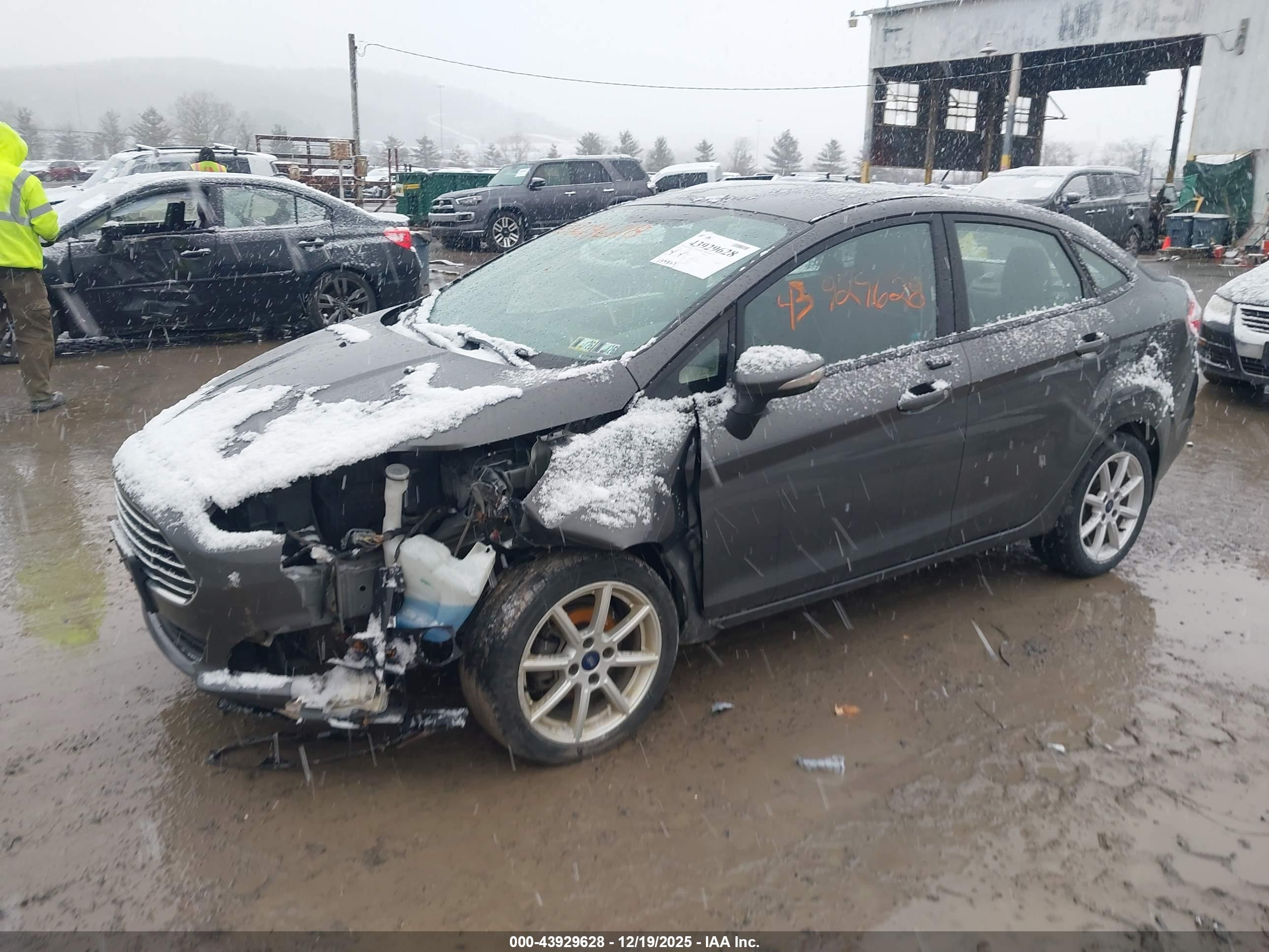 FORD FIESTA image 2