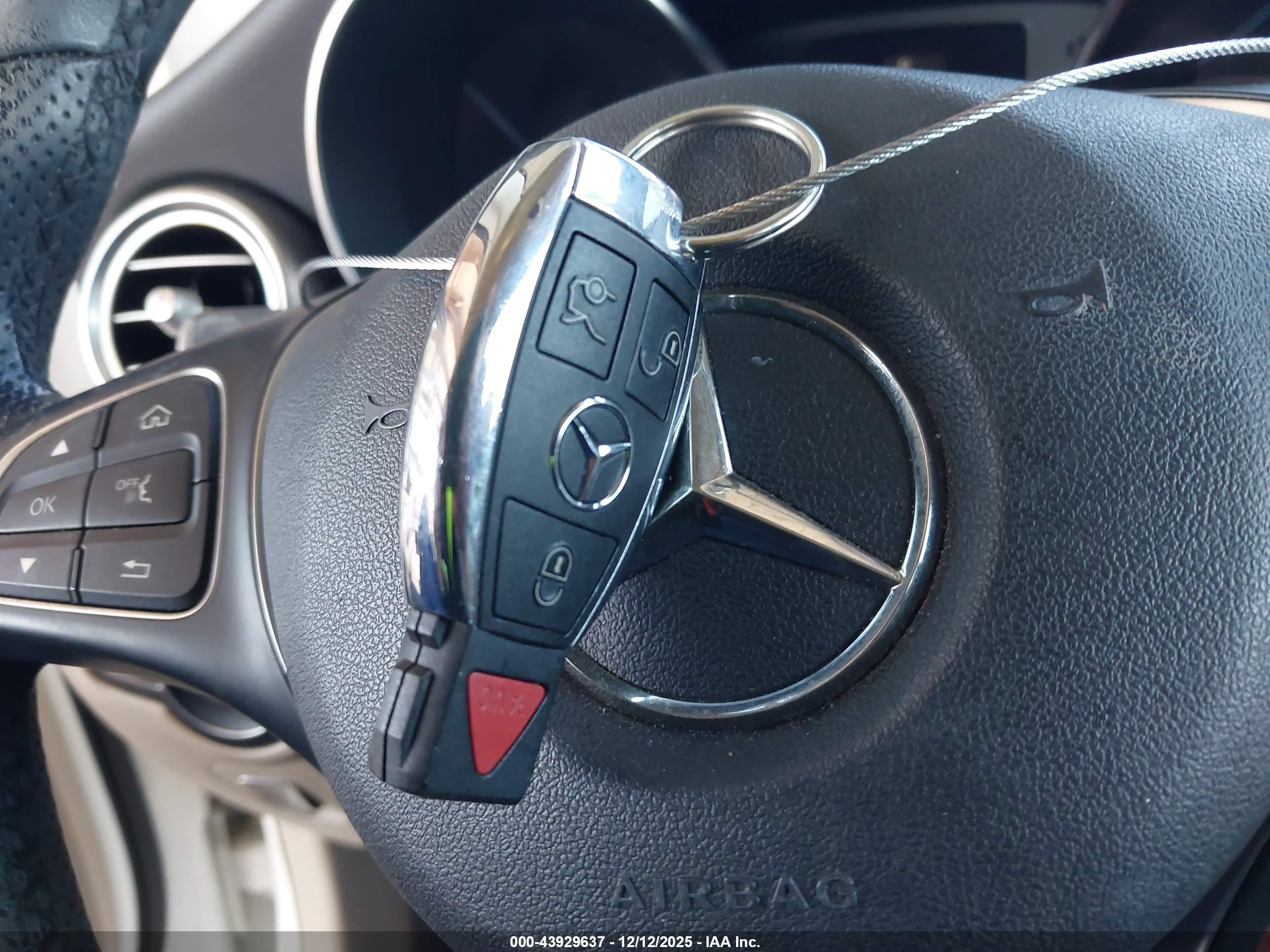 MERCEDES-BENZ GLC image 11