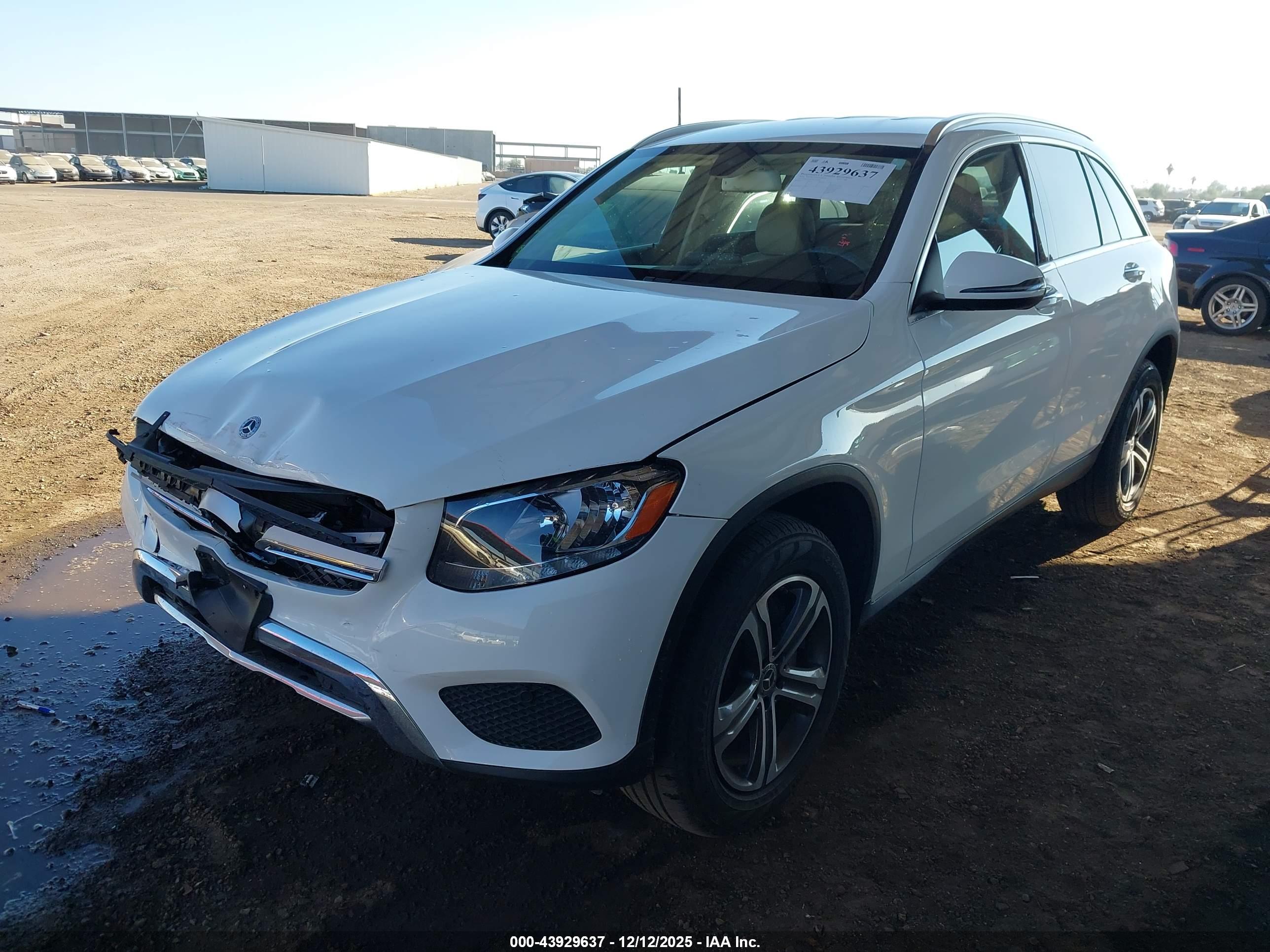 MERCEDES-BENZ GLC image 2