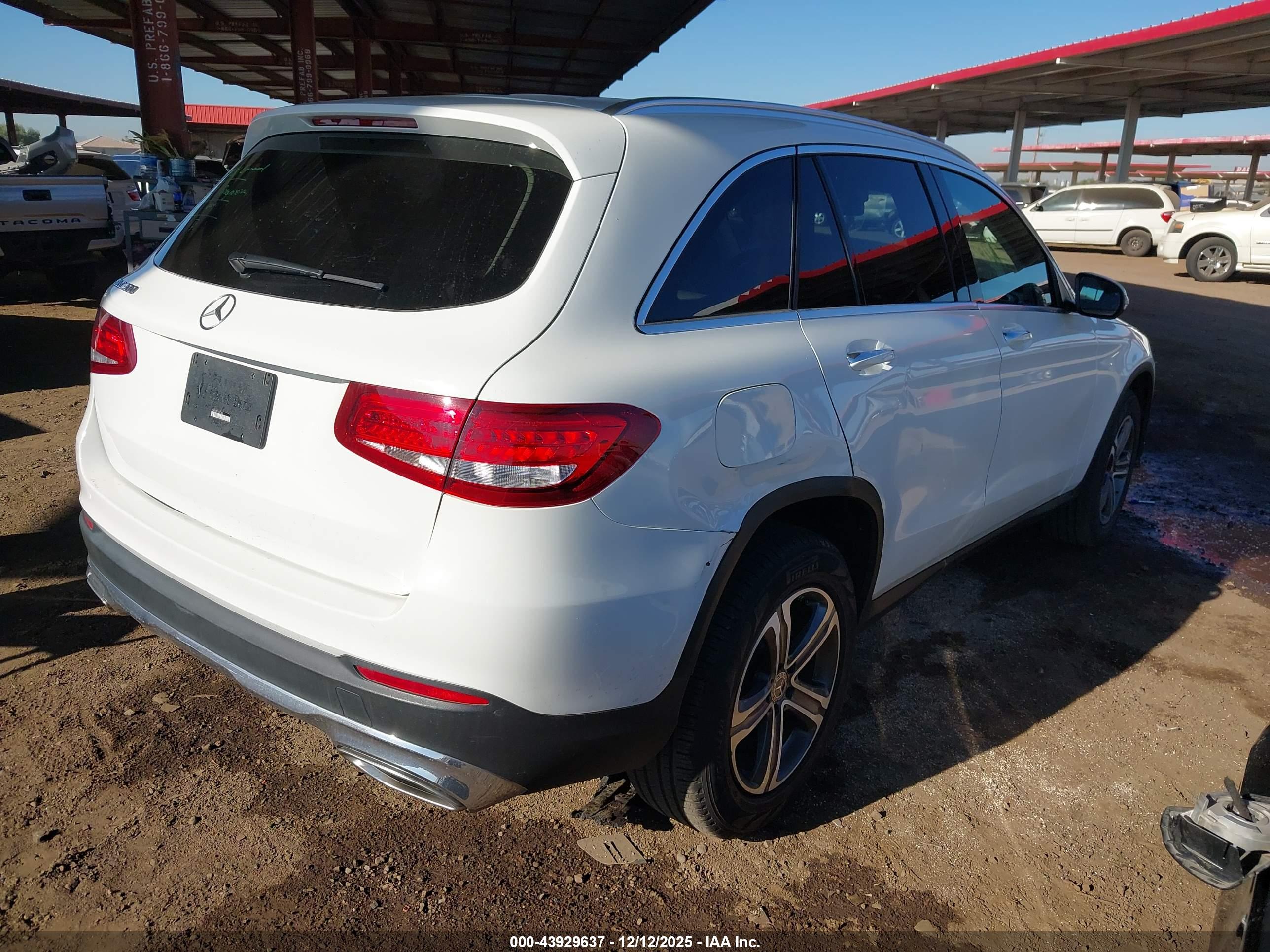 MERCEDES-BENZ GLC image 4