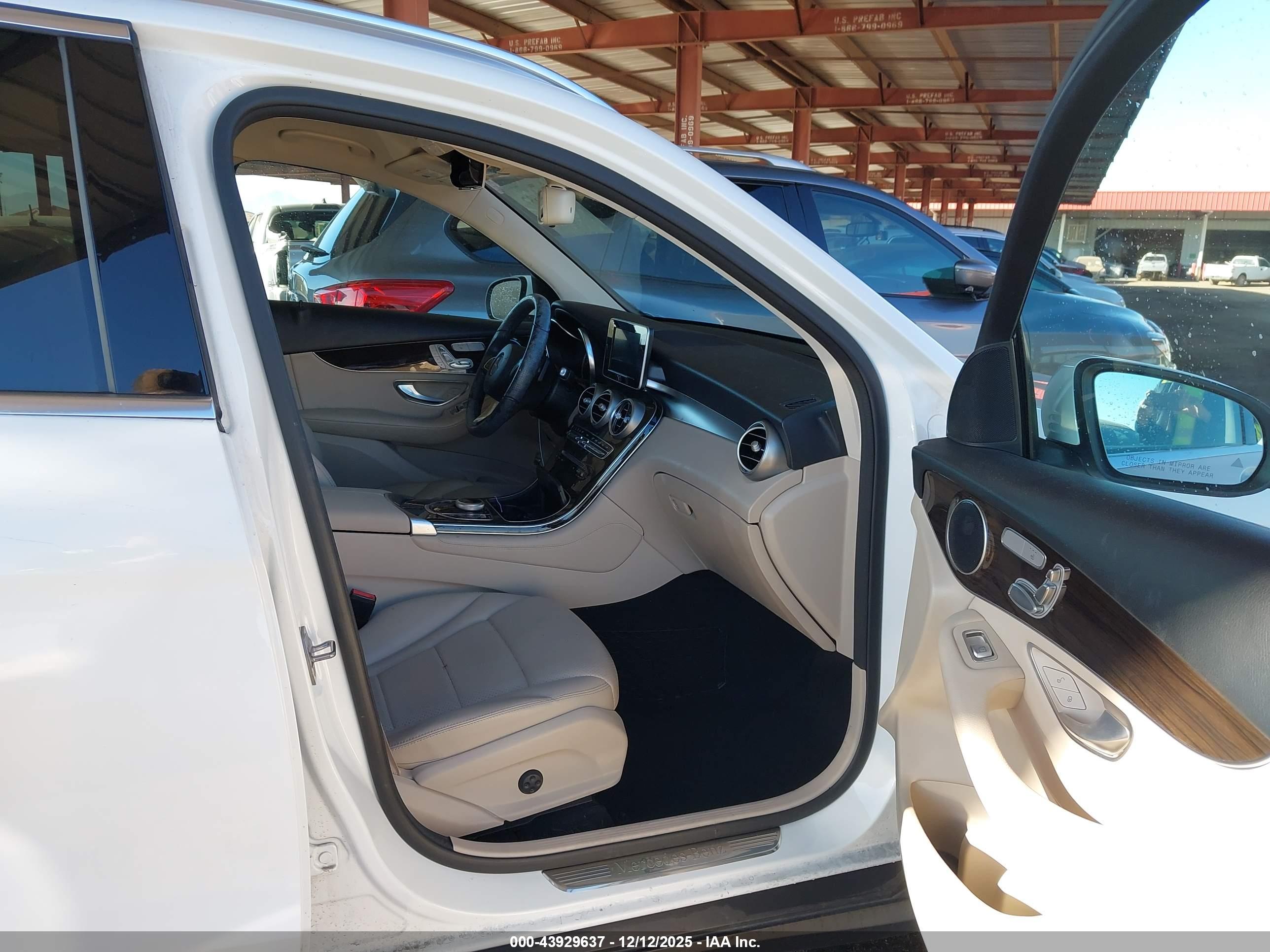 MERCEDES-BENZ GLC image 5
