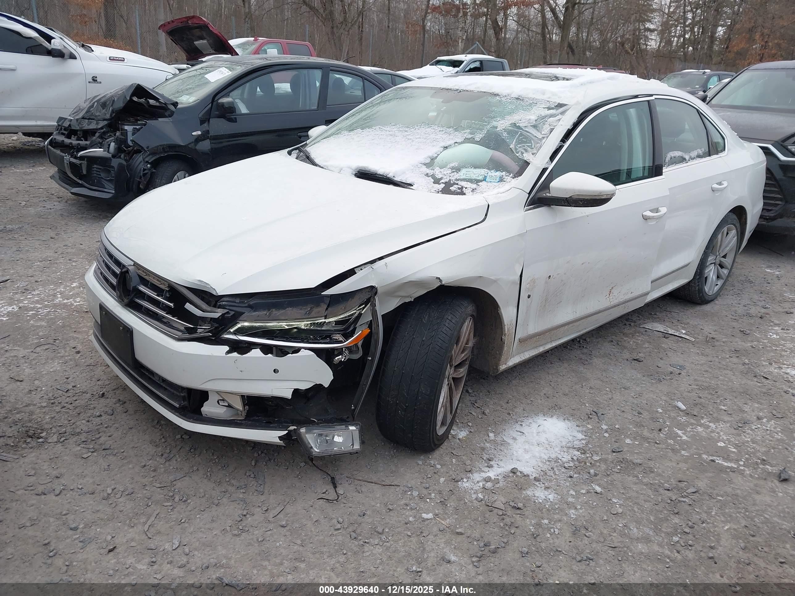 VOLKSWAGEN PASSAT image 2