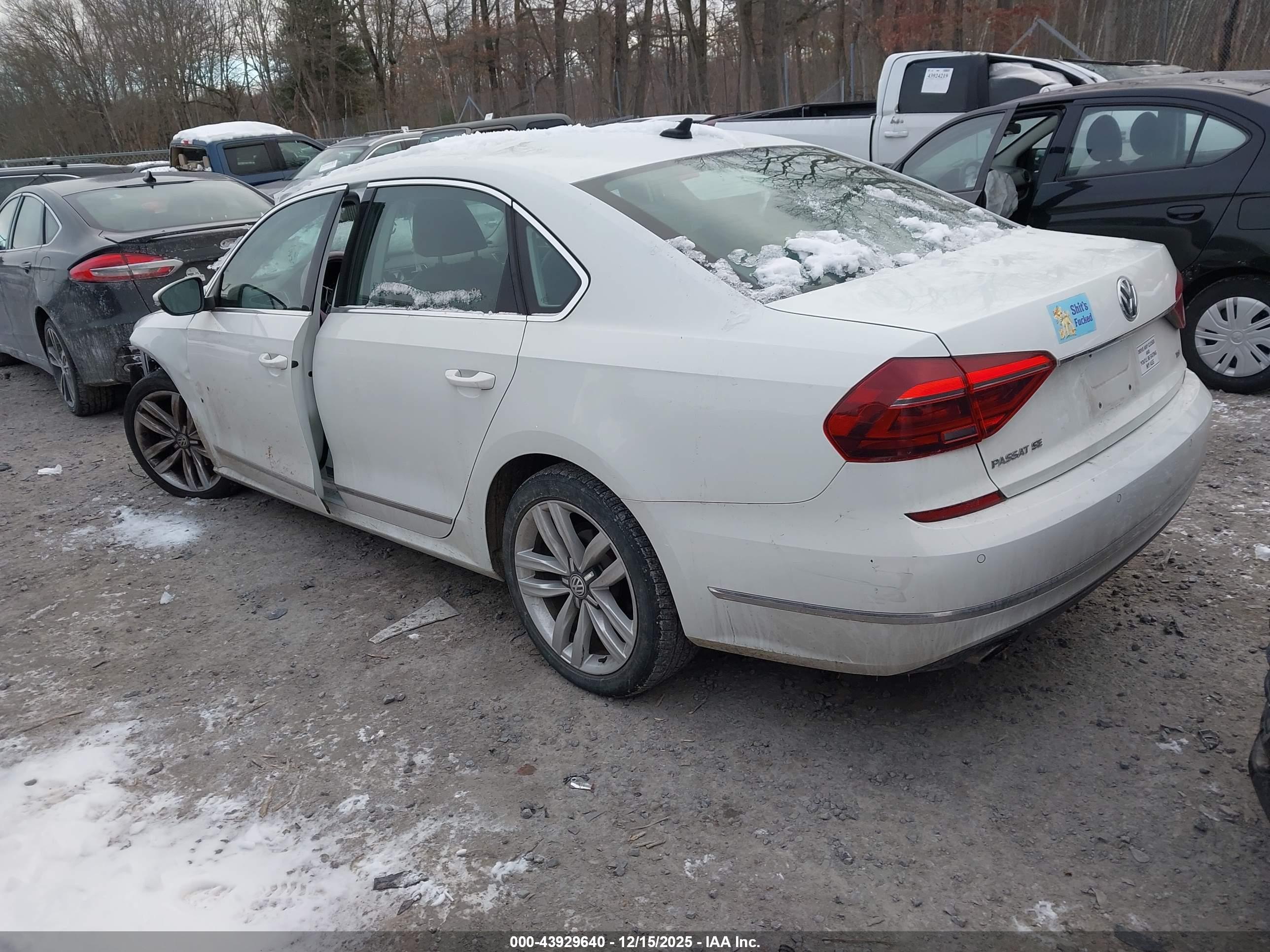 VOLKSWAGEN PASSAT image 3