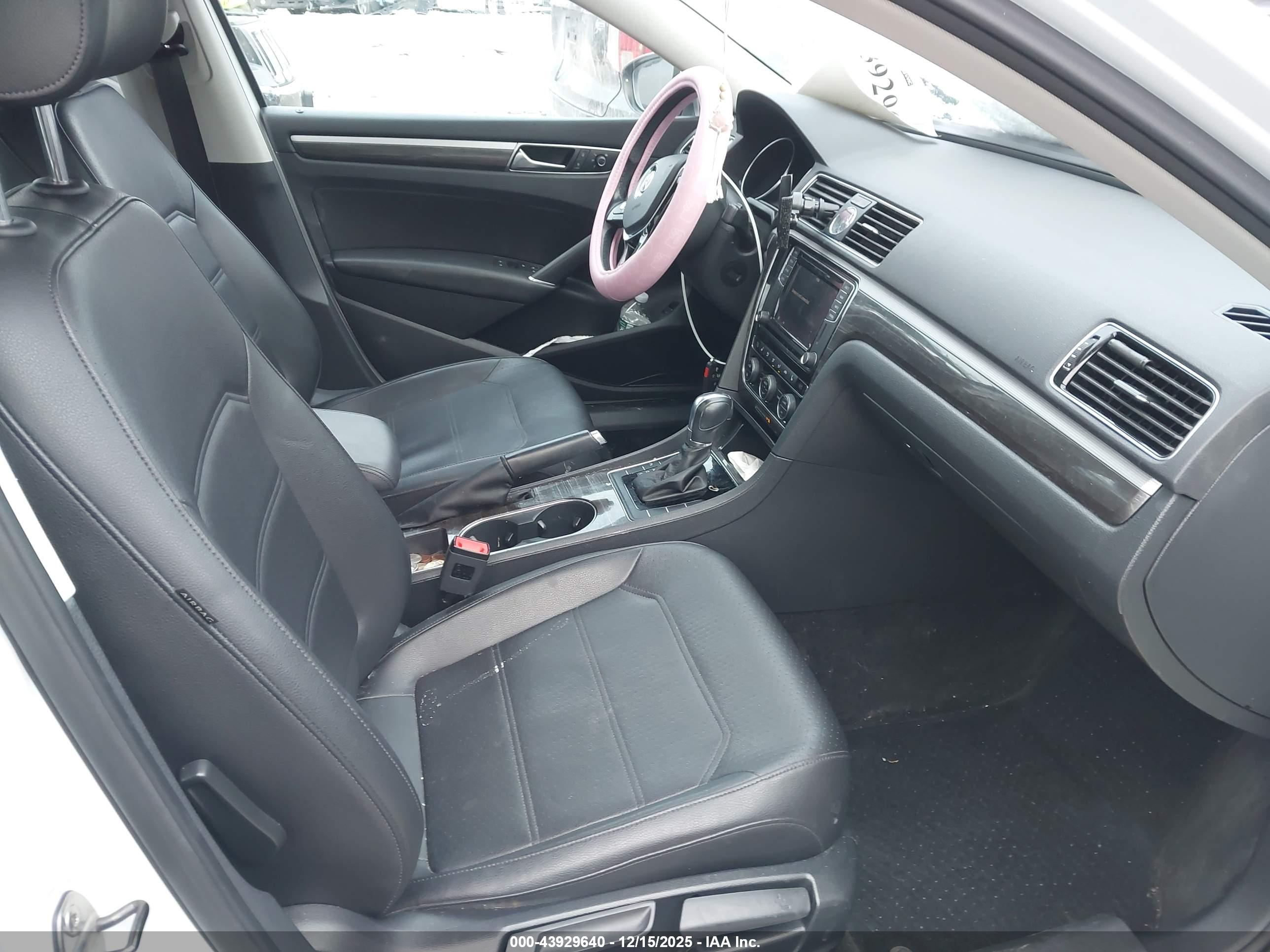 VOLKSWAGEN PASSAT image 5