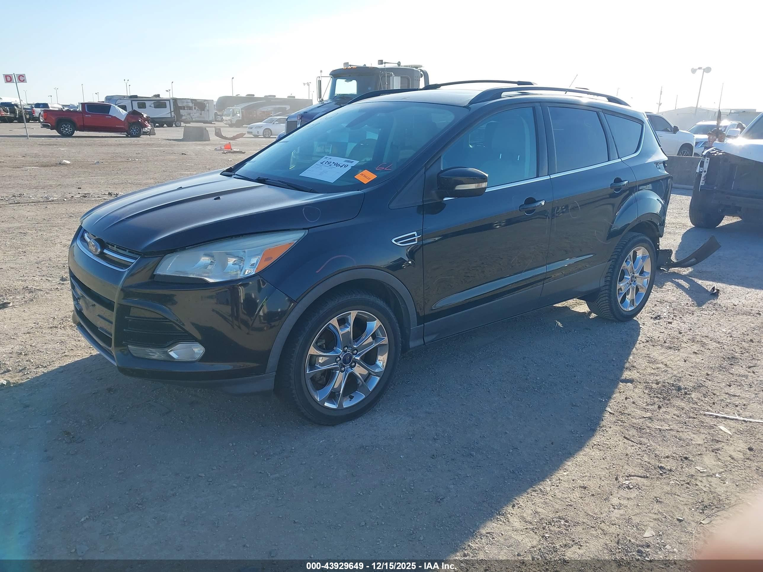FORD ESCAPE image 2
