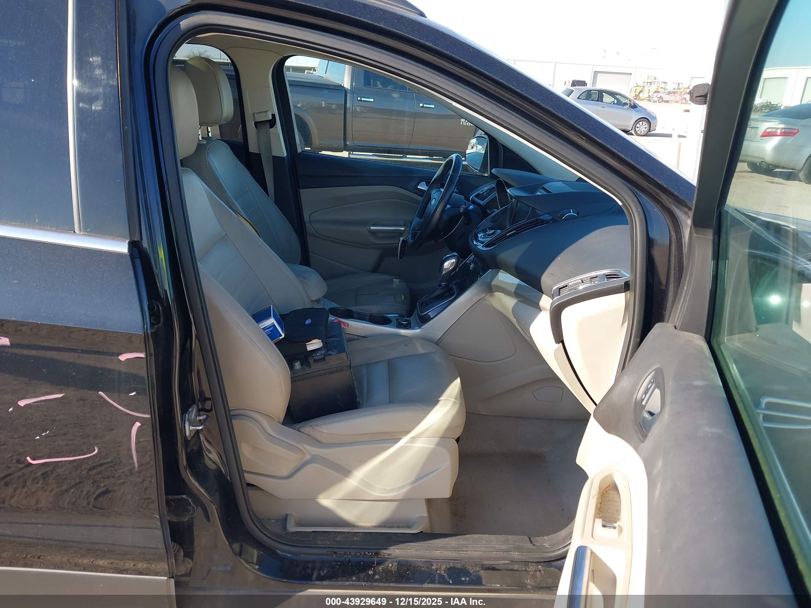 FORD ESCAPE image 5