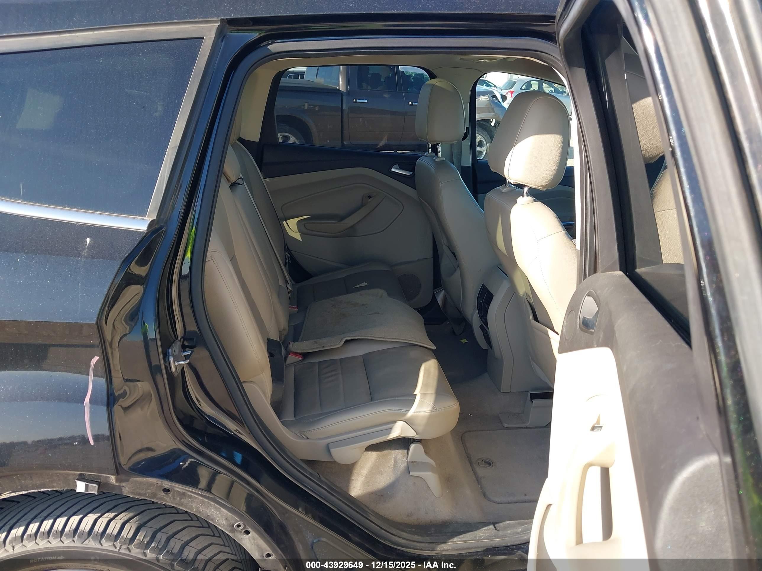 FORD ESCAPE image 8