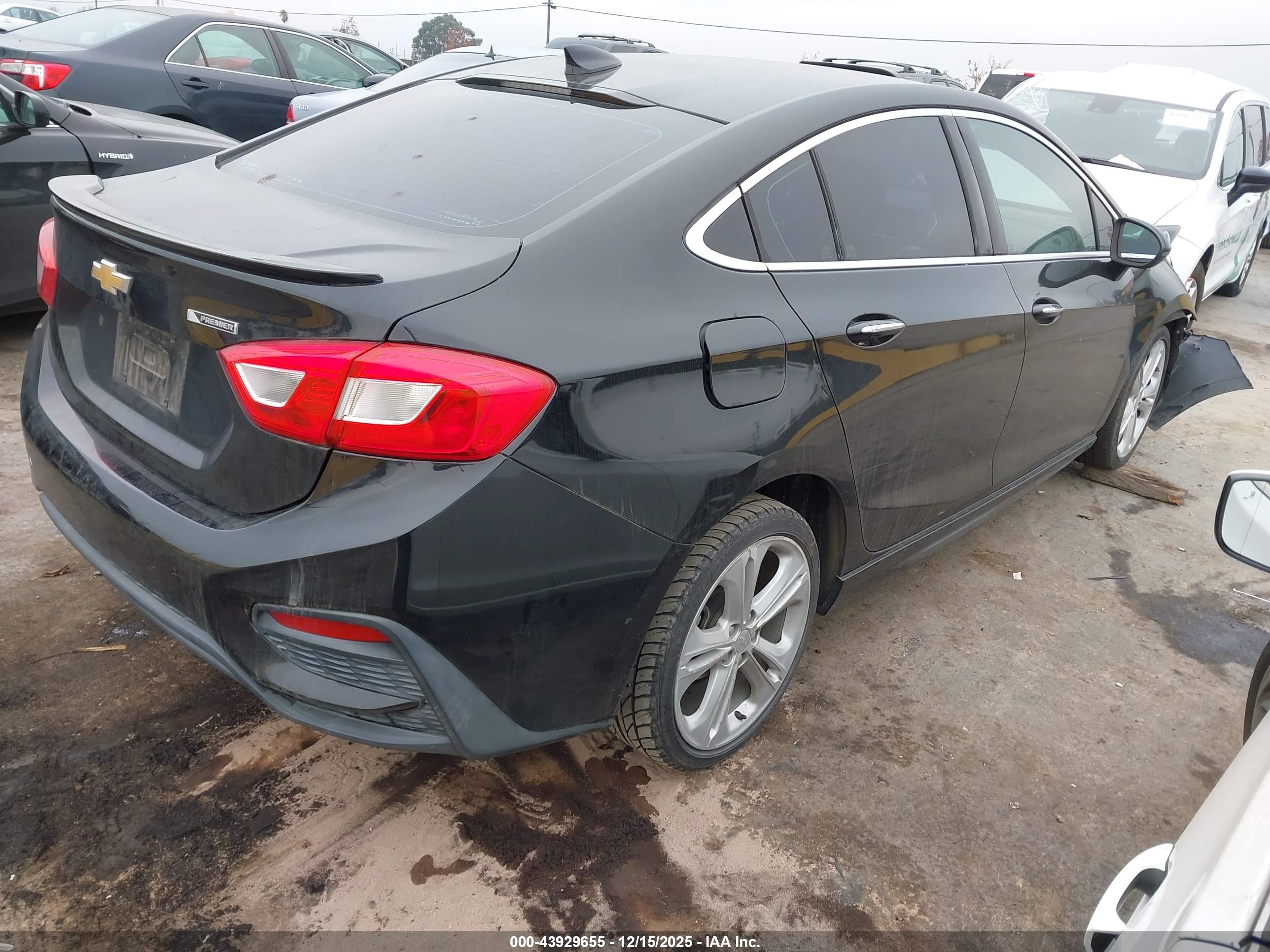 CHEVROLET CRUZE image 4