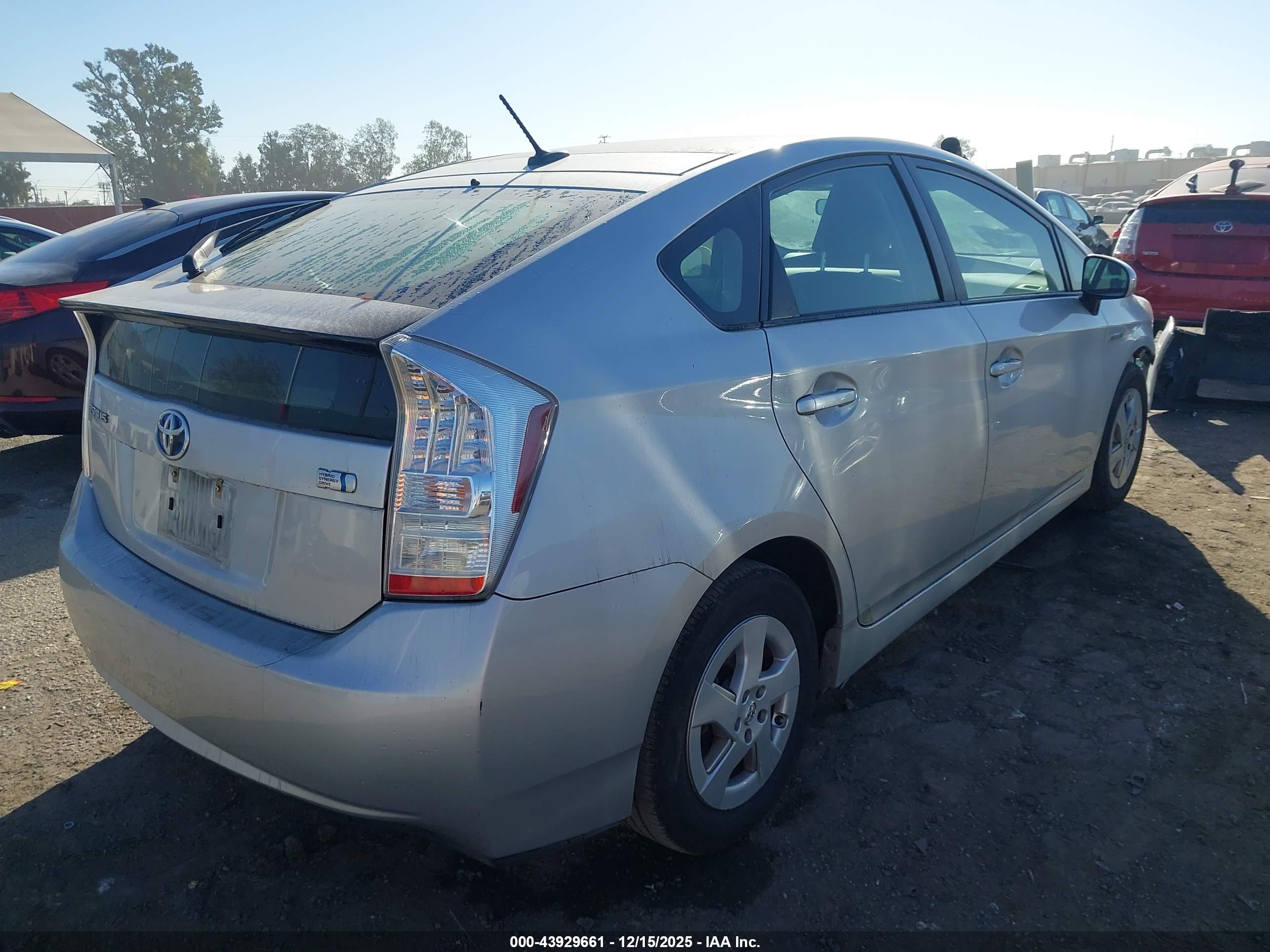 TOYOTA PRIUS image 4
