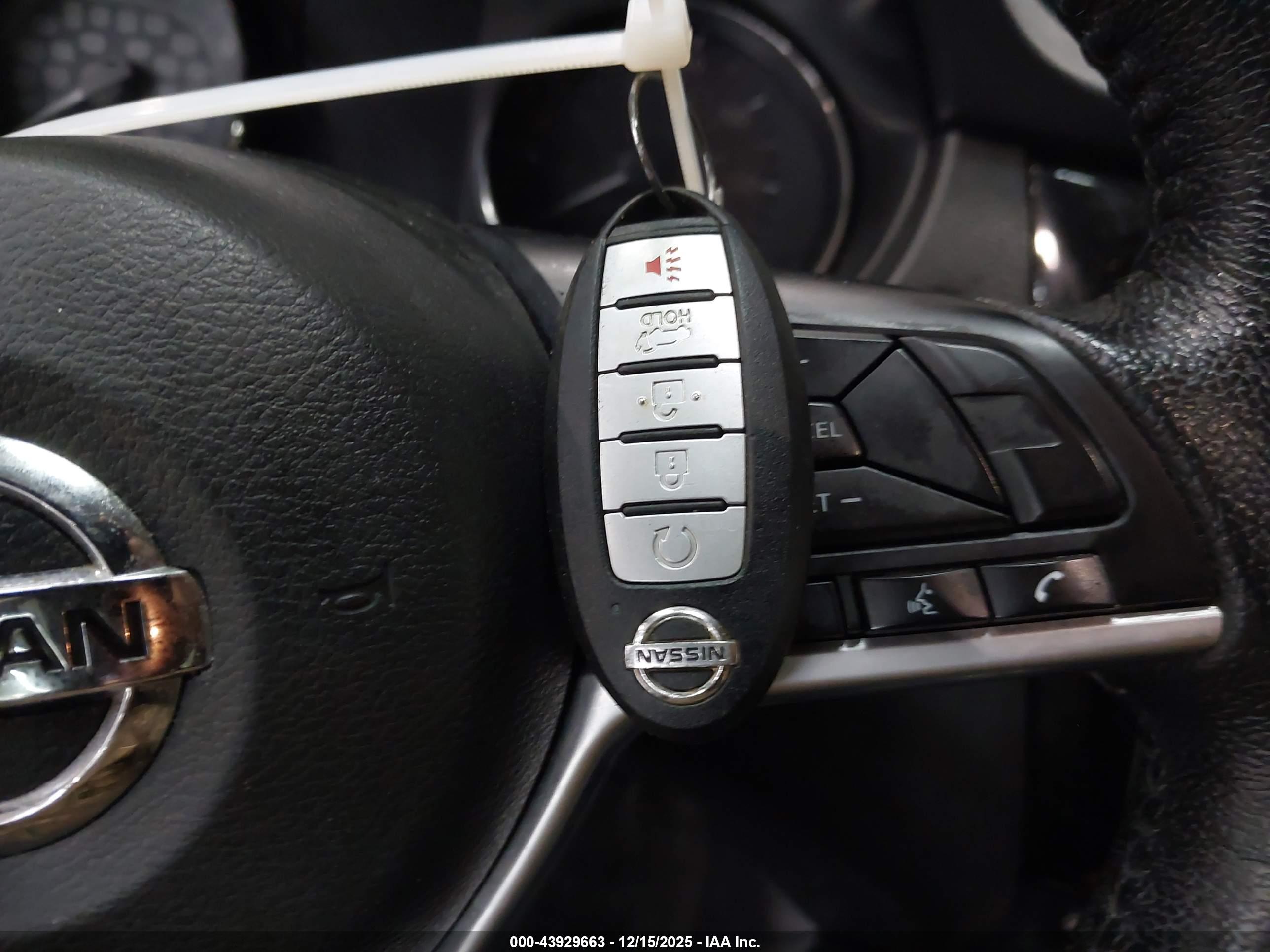 NISSAN ROGUE image 11