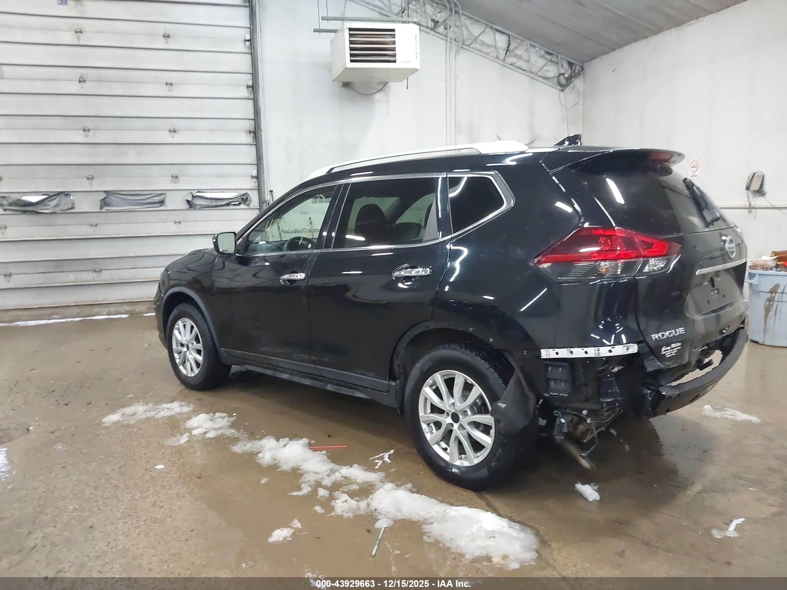 NISSAN ROGUE image 3