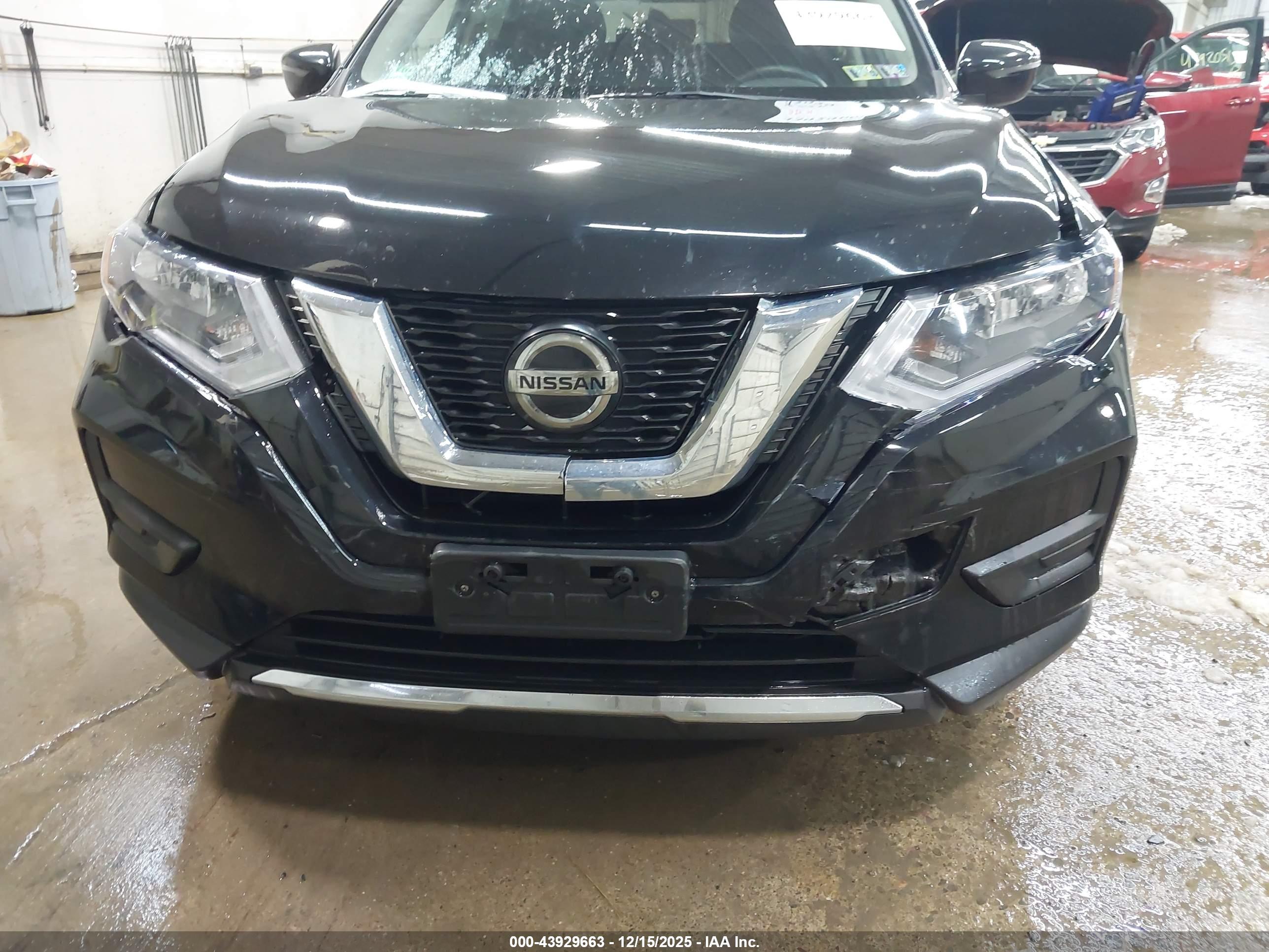 NISSAN ROGUE image 6