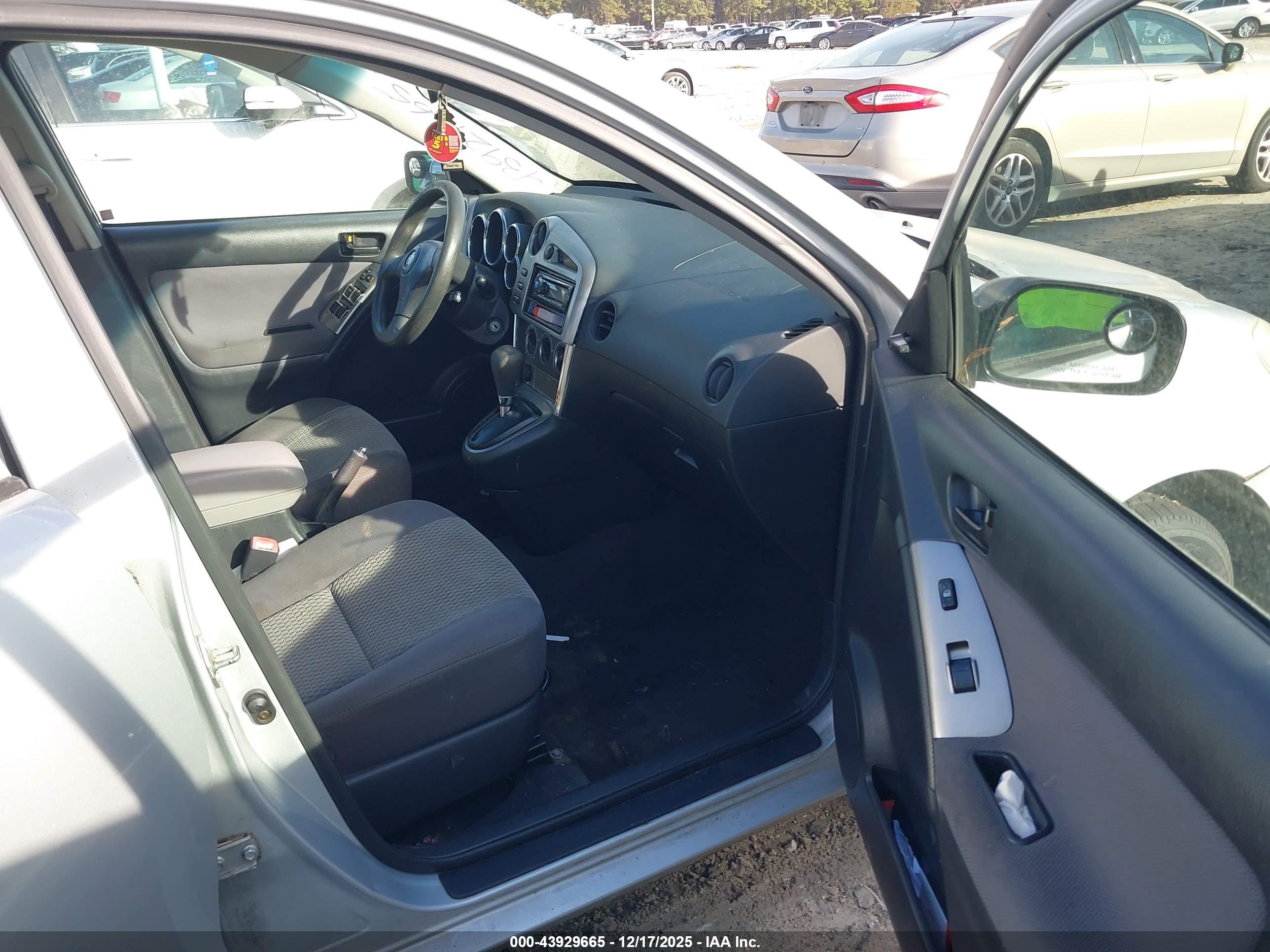 TOYOTA MATRIX image 5