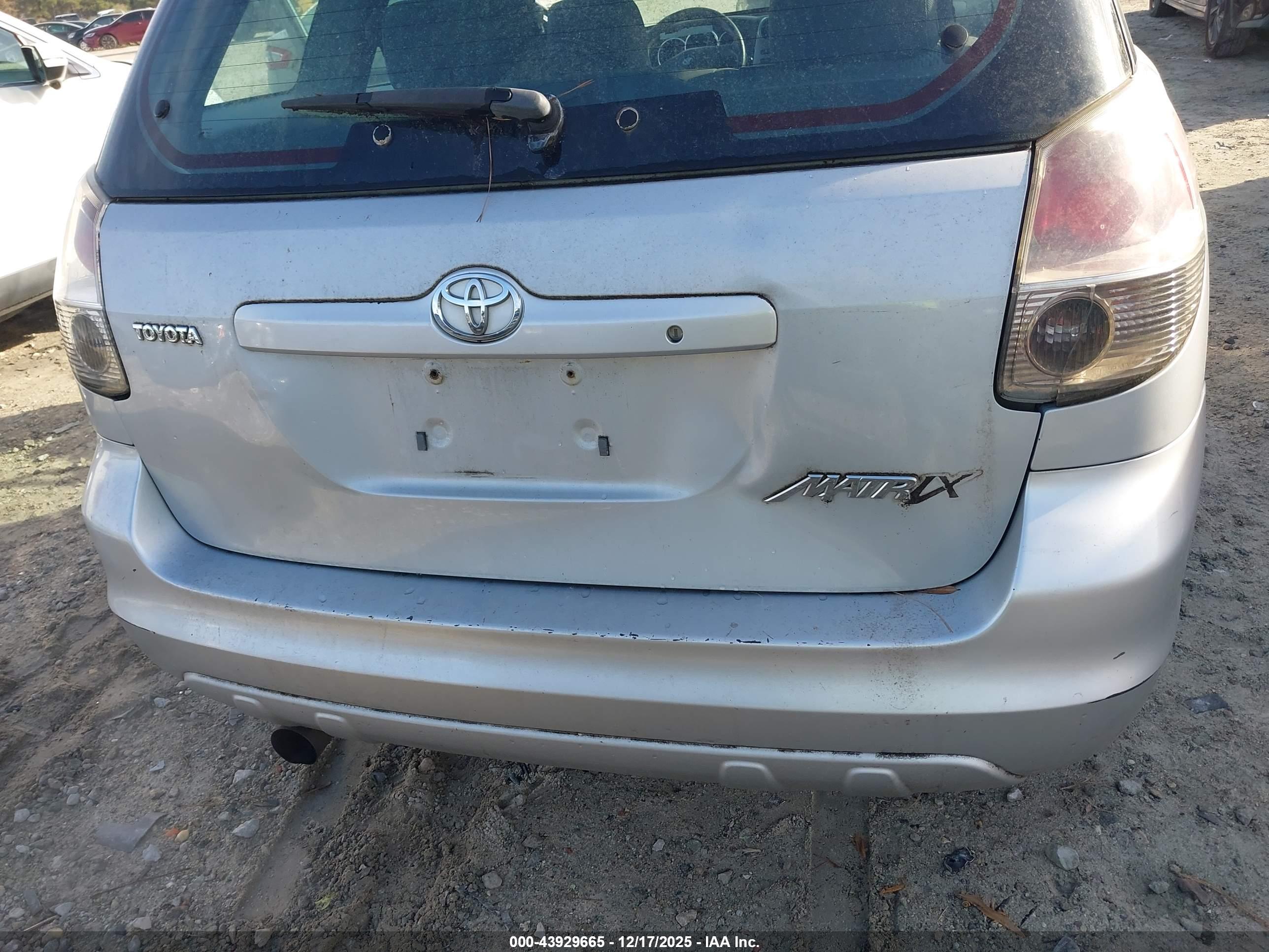 TOYOTA MATRIX image 6