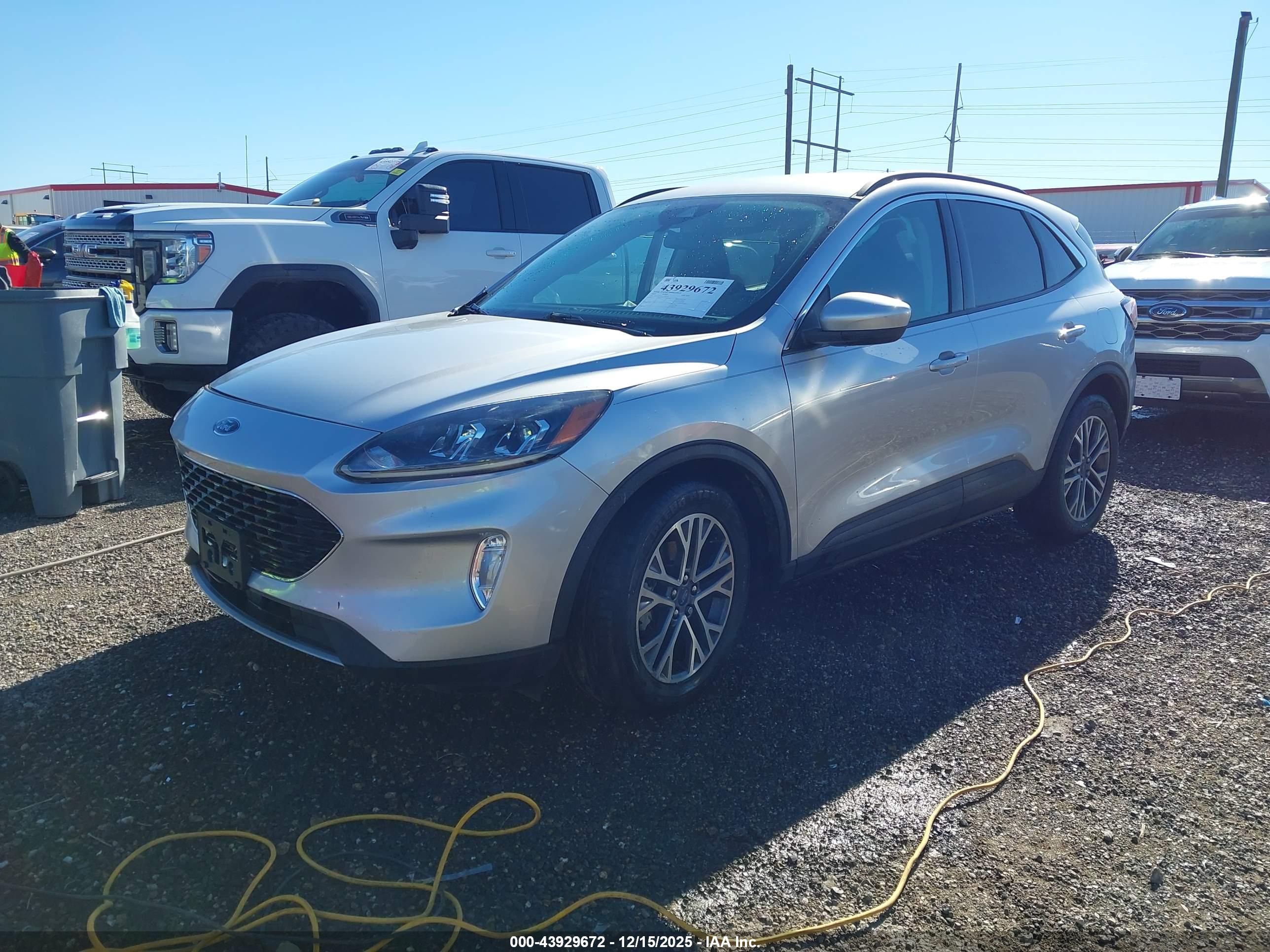 FORD ESCAPE image 2