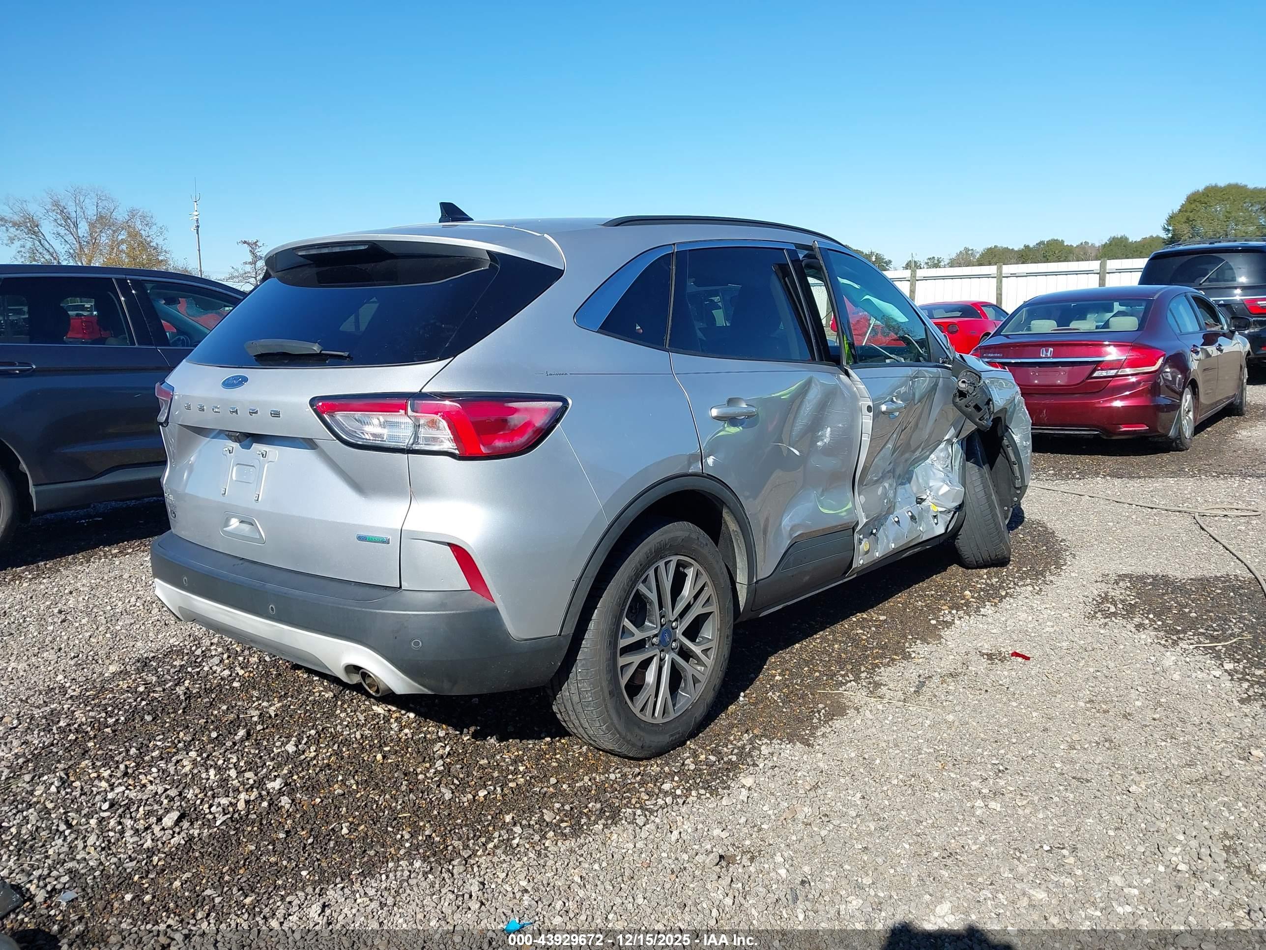FORD ESCAPE image 4