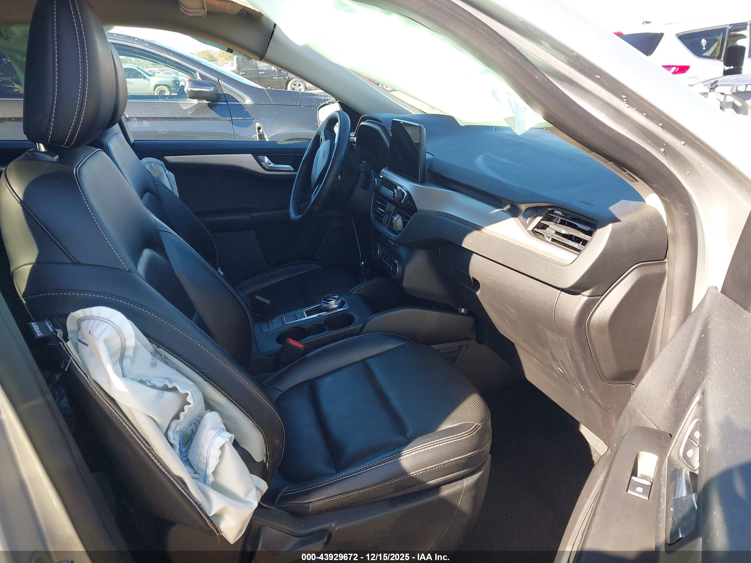 FORD ESCAPE image 5