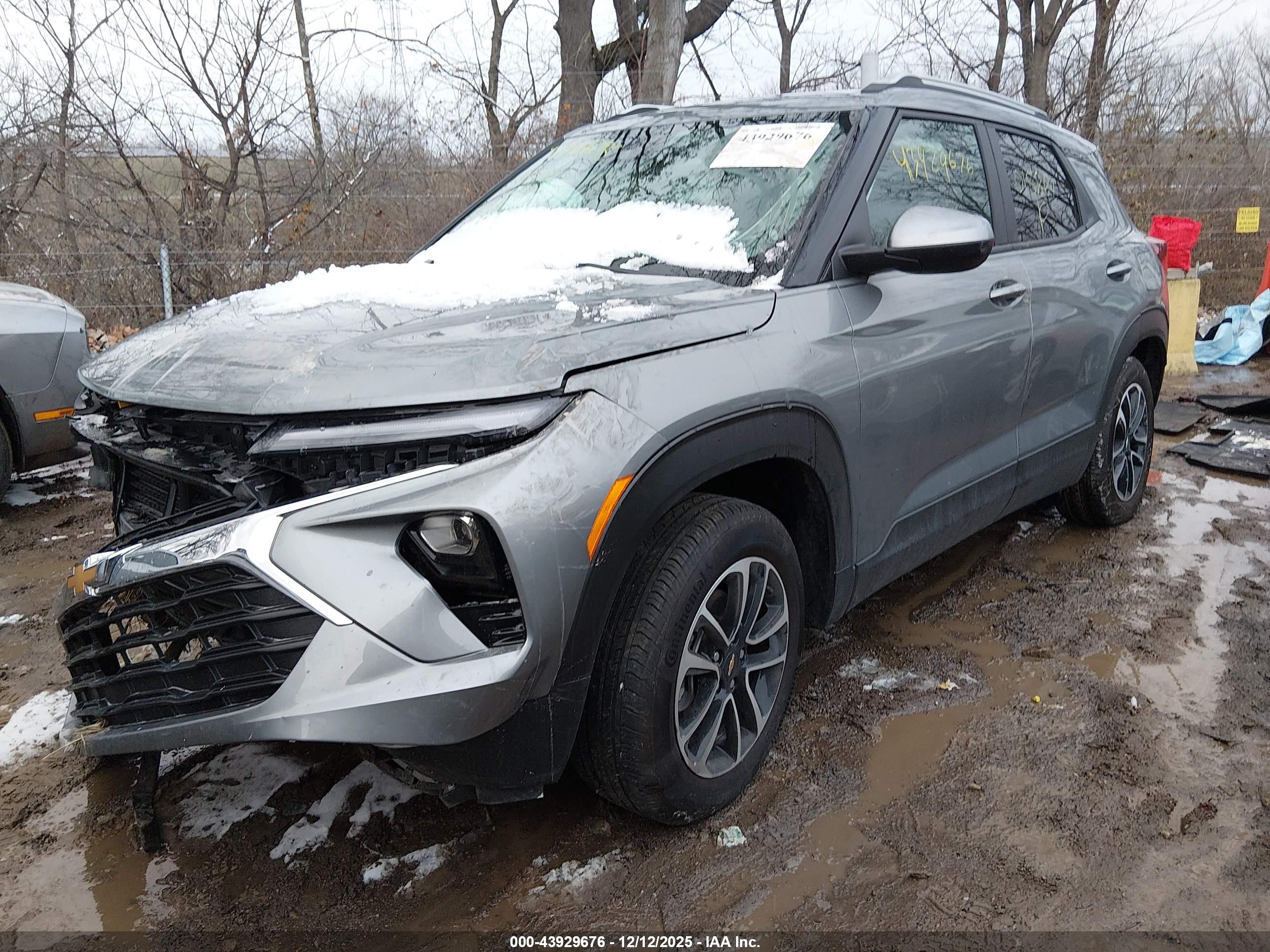 CHEVROLET TRAILBLAZER image 2