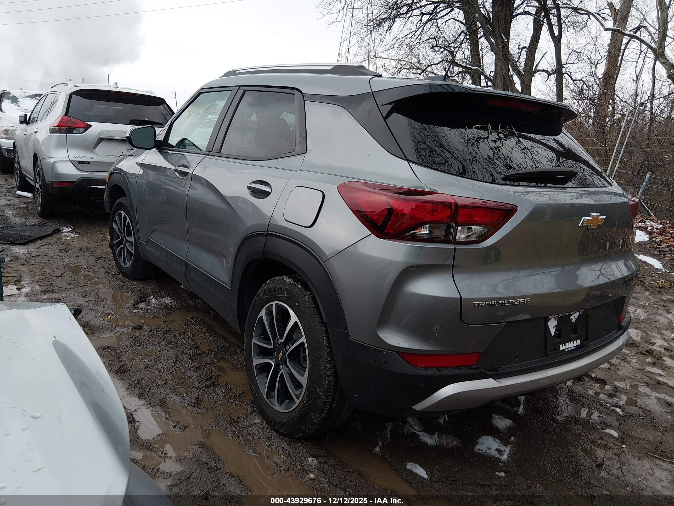CHEVROLET TRAILBLAZER image 3